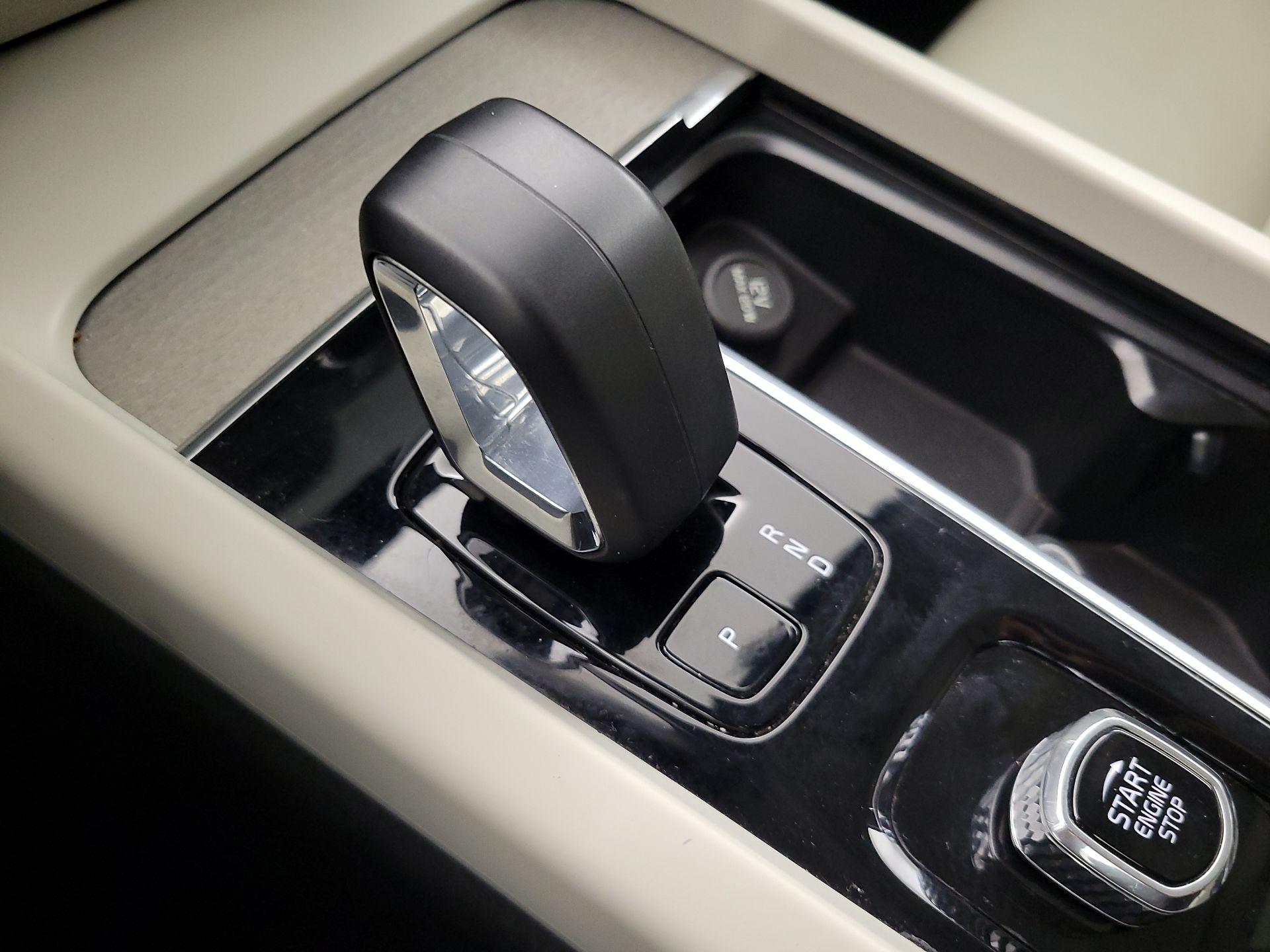 Thumbnail: 2024 Volvo S60 - 17