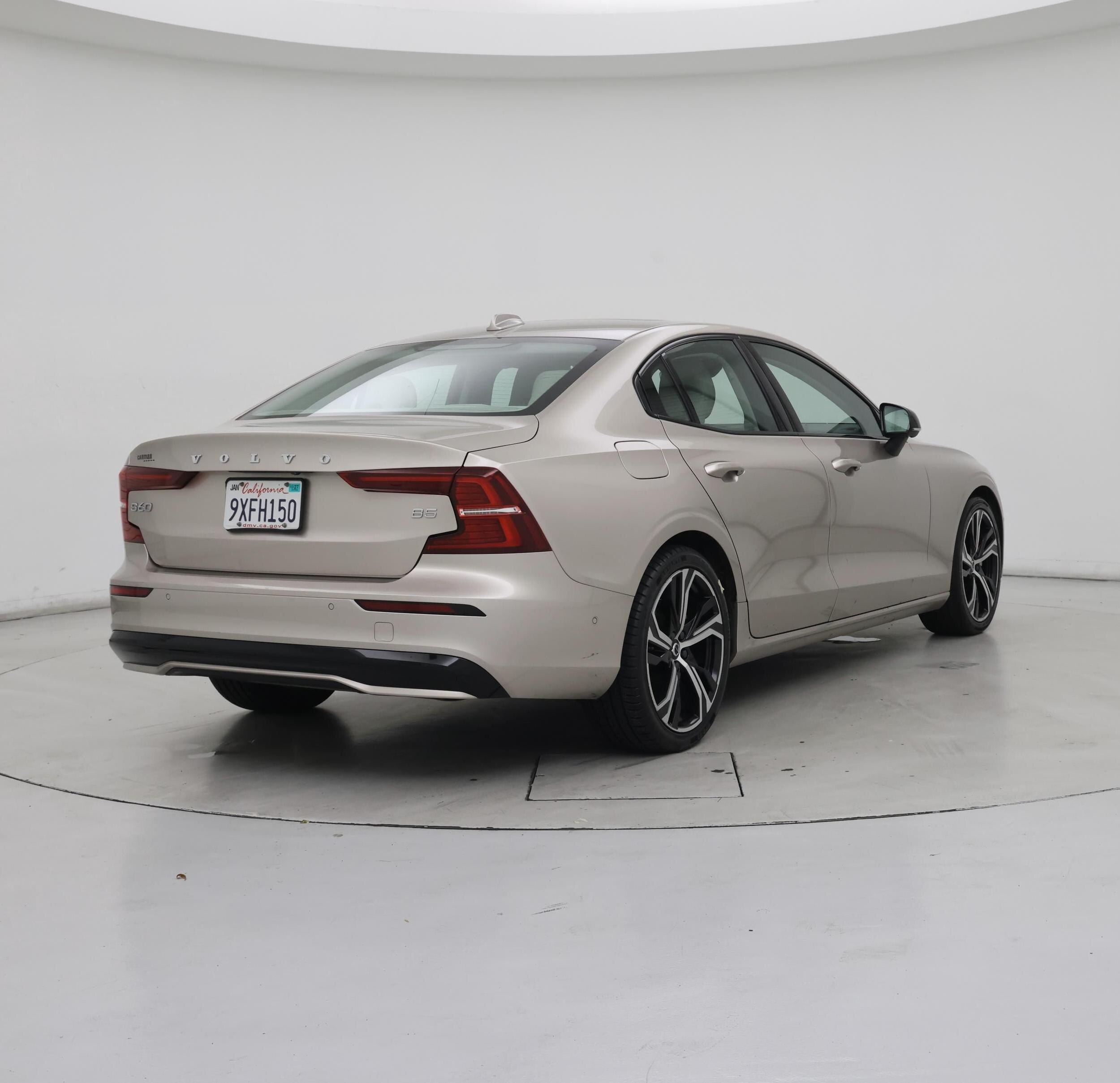 Thumbnail: 2024 Volvo S60 - 8