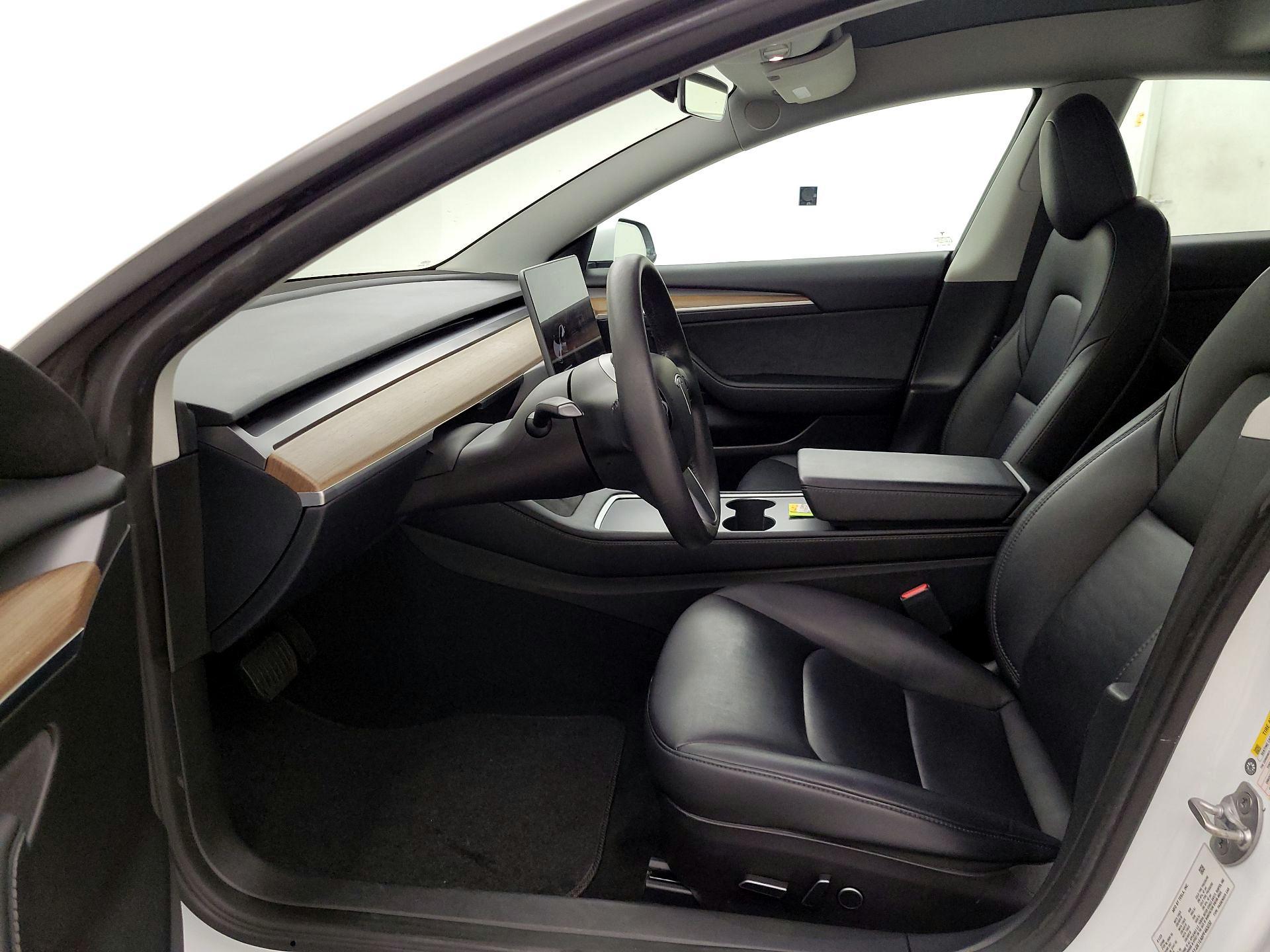 Thumbnail: 2023 Tesla Model 3 - 11