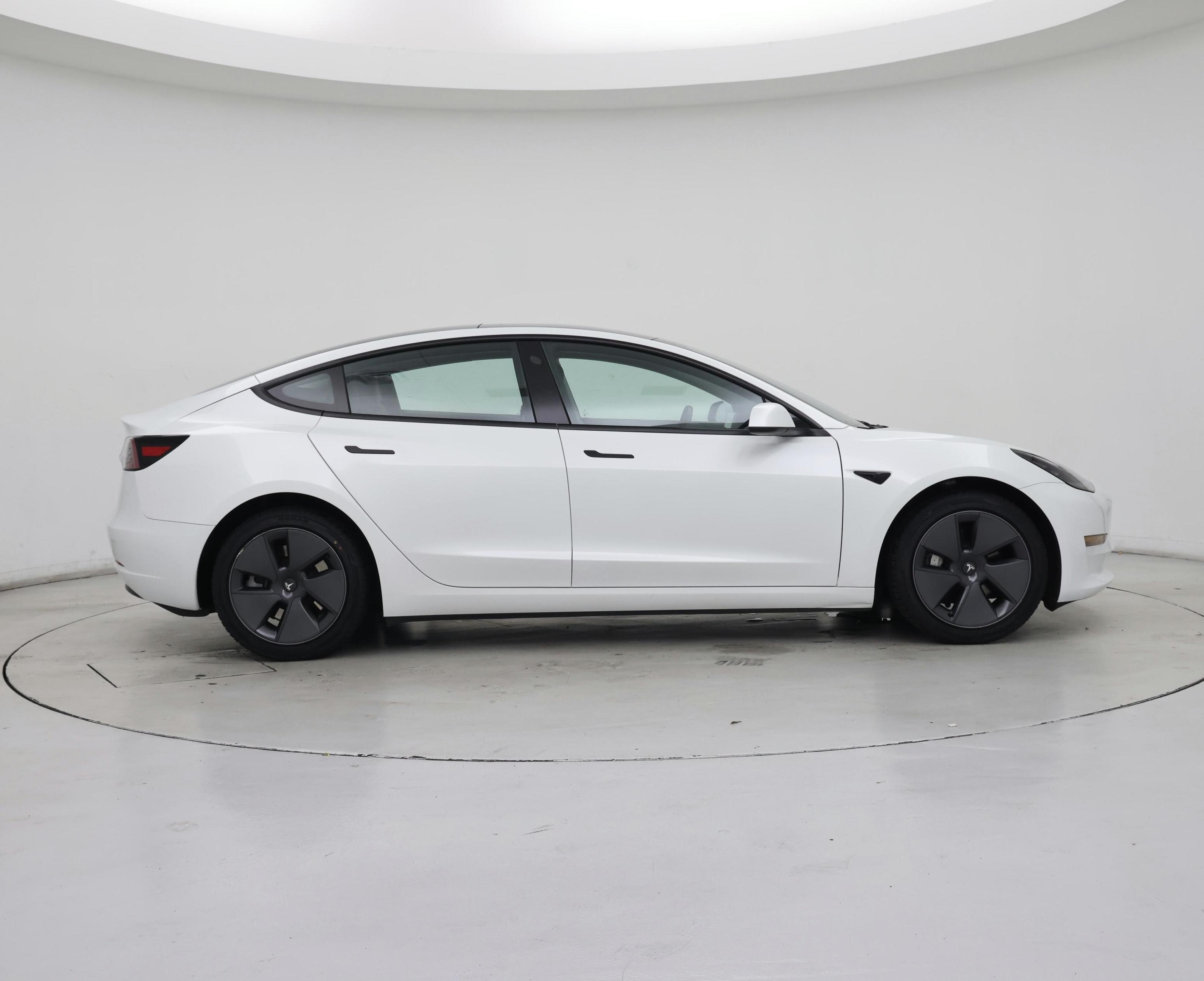 Thumbnail: 2023 Tesla Model 3 - 7