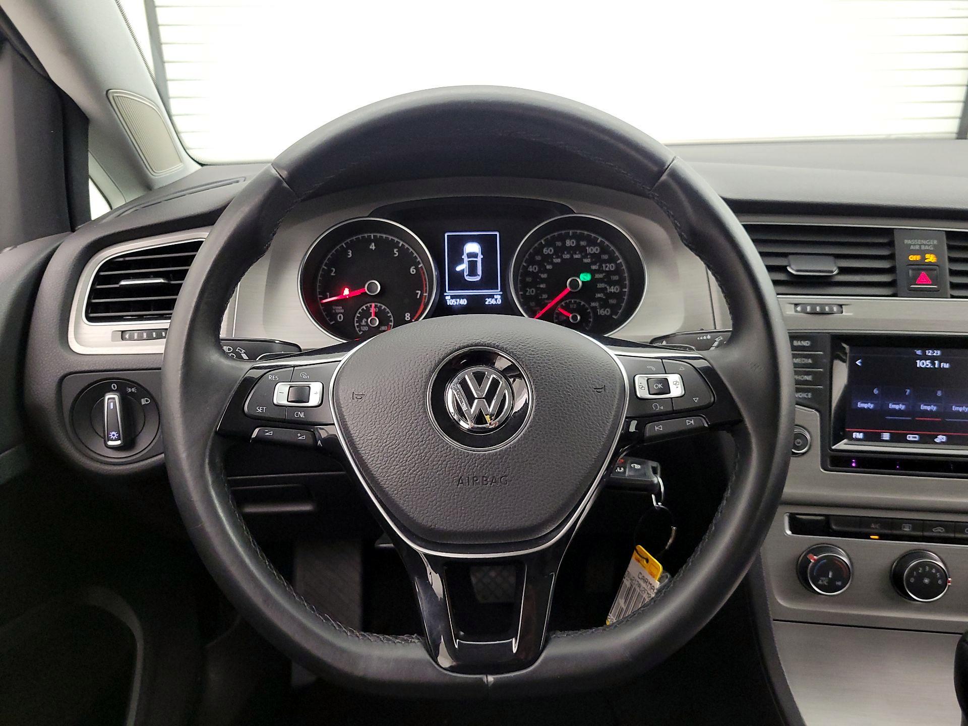 Thumbnail: 2015 Volkswagen Golf - 10