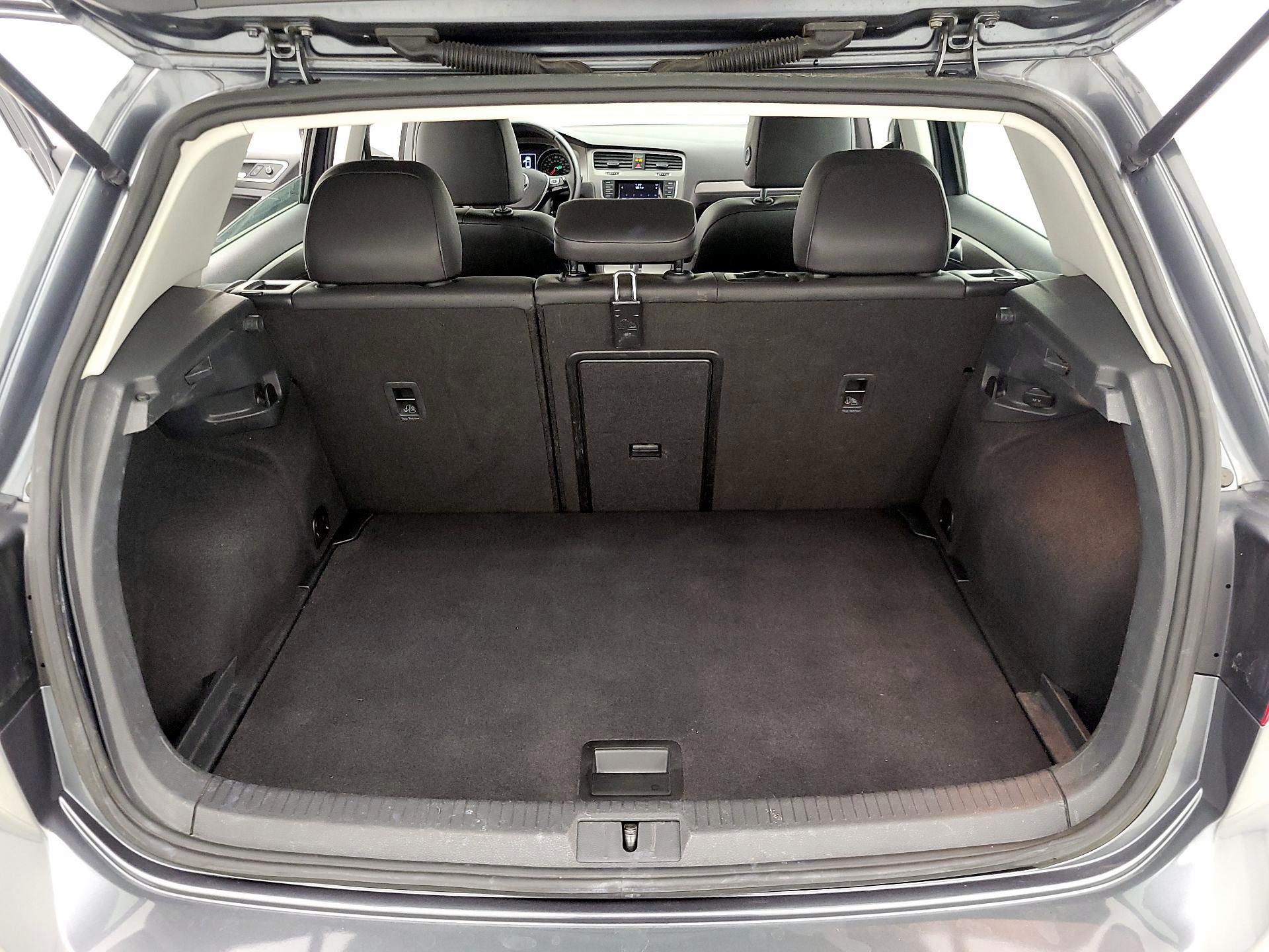 Thumbnail: 2015 Volkswagen Golf - 18