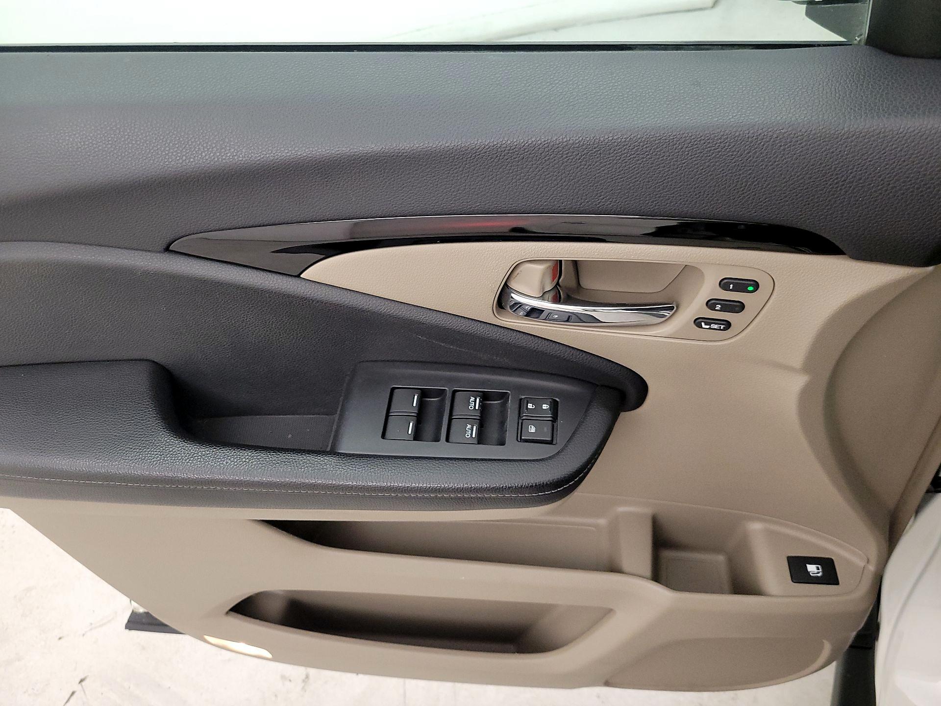 Thumbnail: 2019 Honda Ridgeline - 12