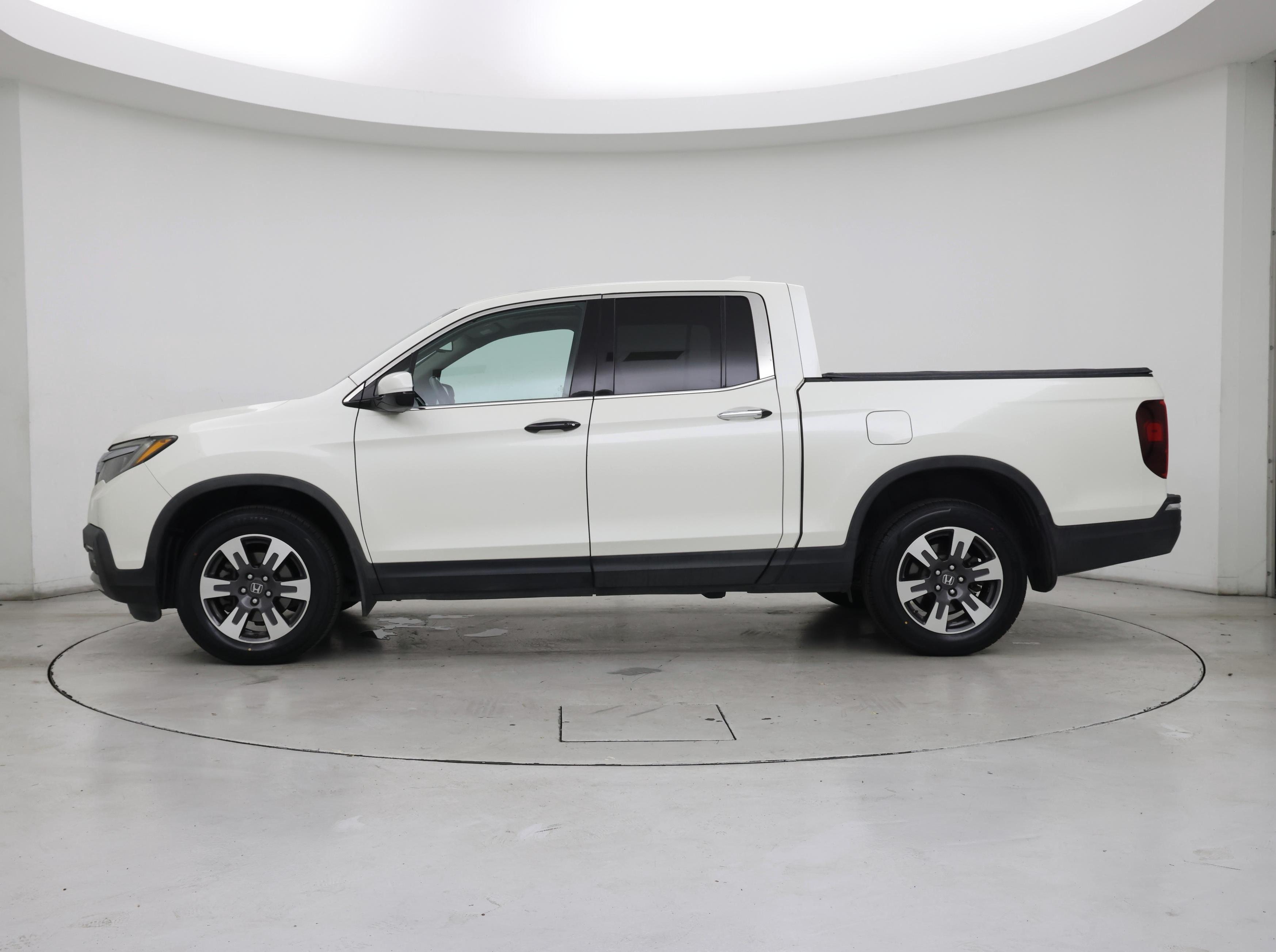 Thumbnail: 2019 Honda Ridgeline - 3