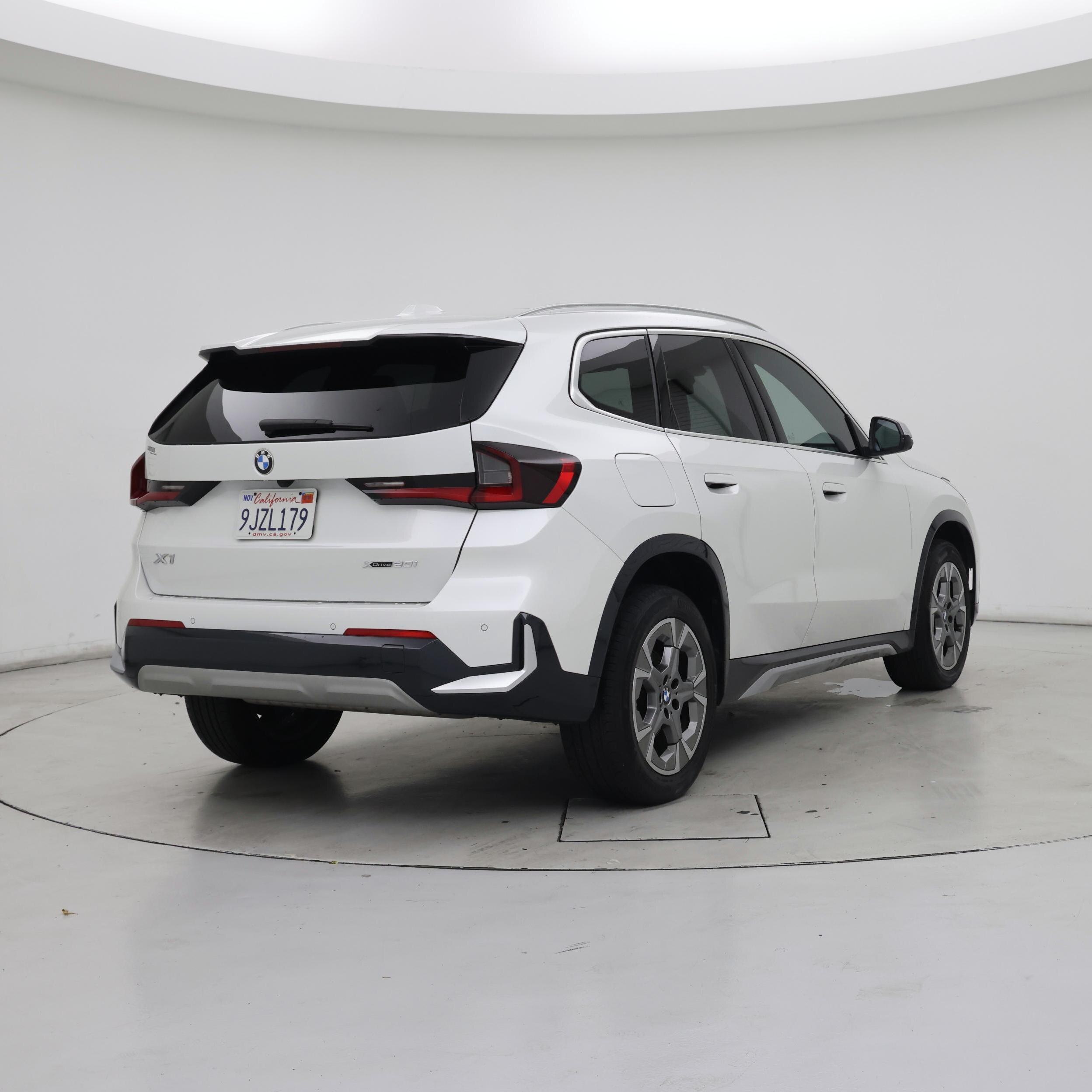 Thumbnail: 2023 BMW X1 - 8