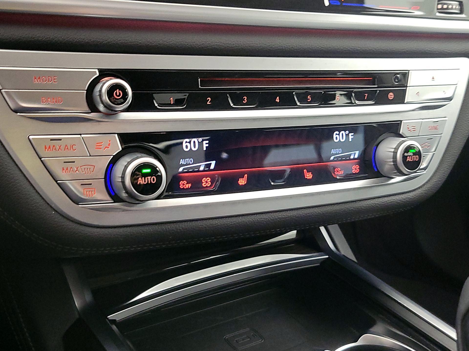 Thumbnail: 2020 BMW 7 Series - 17