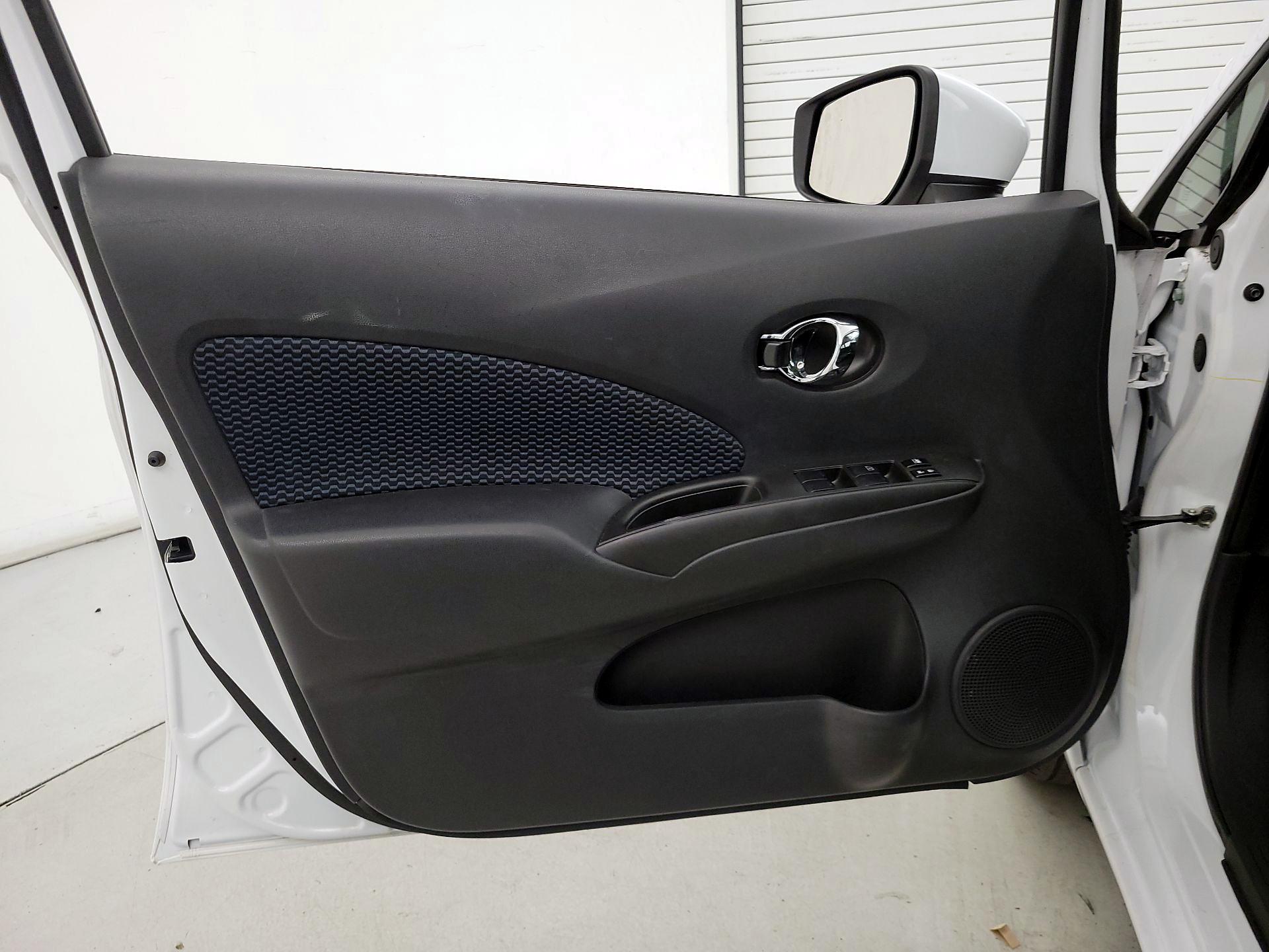 Thumbnail: 2017 Nissan Versa Note - 12