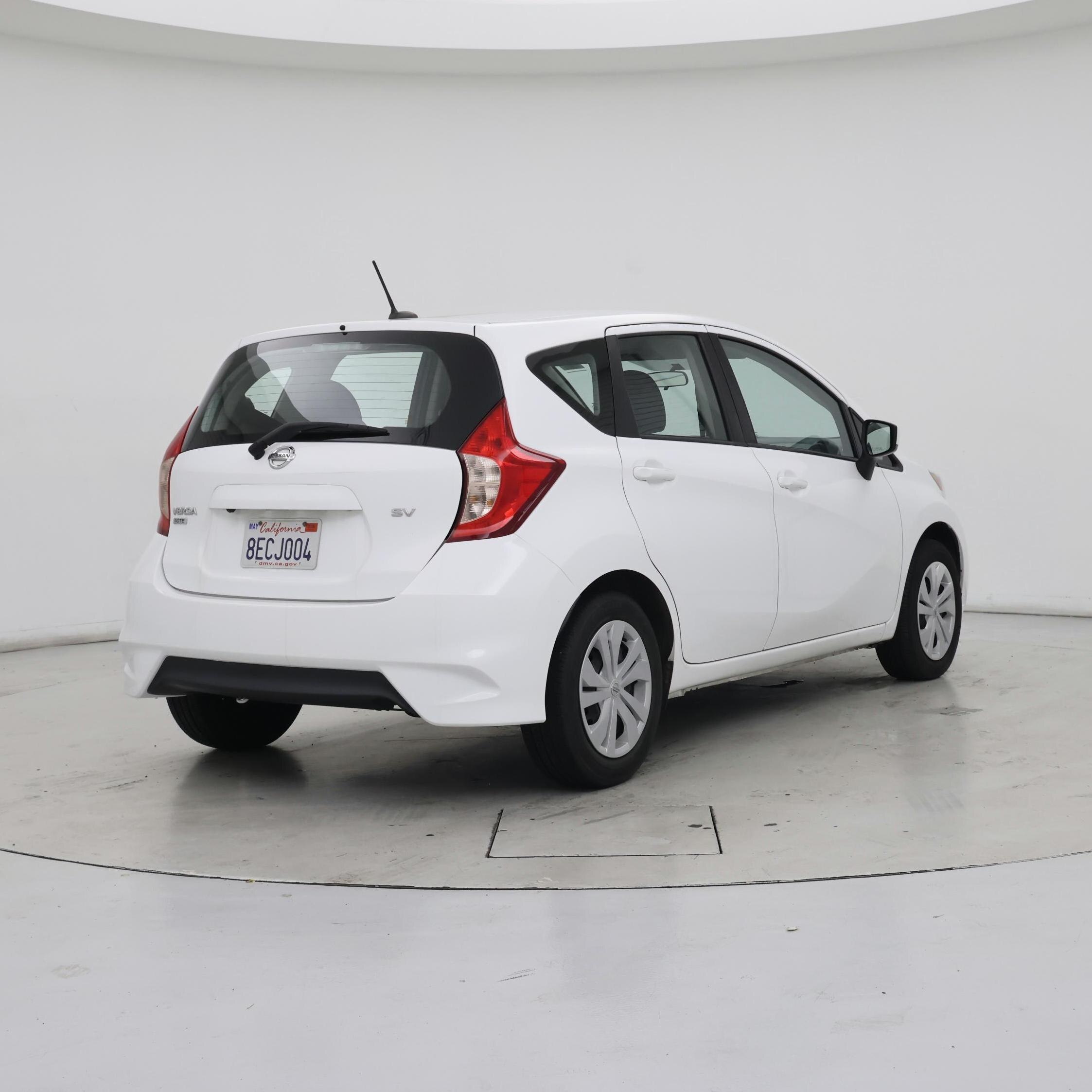 Thumbnail: 2017 Nissan Versa Note - 8