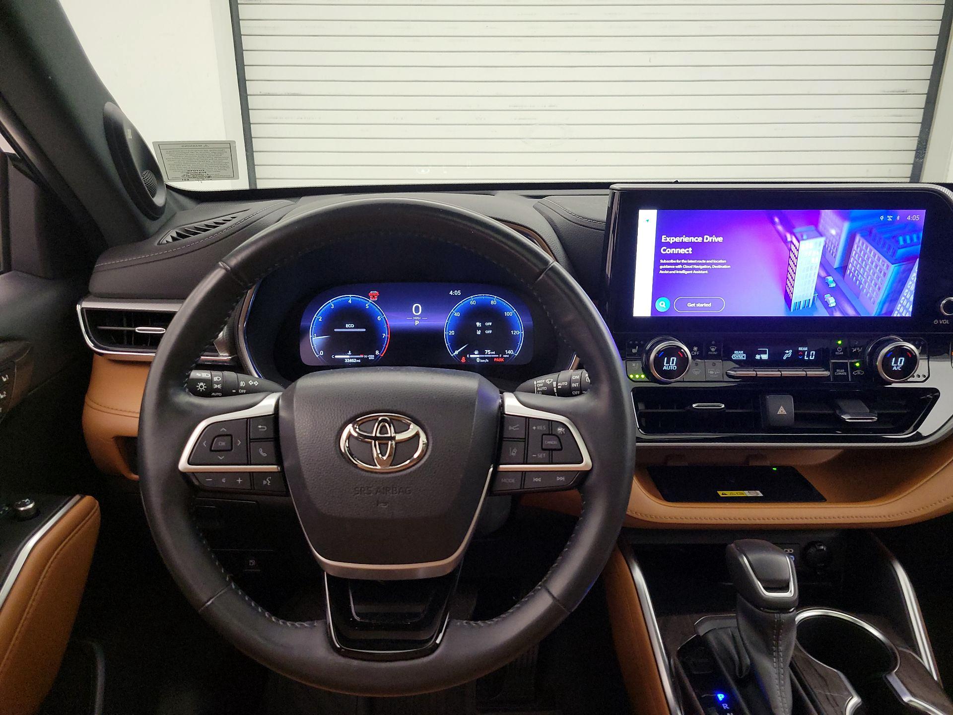 Thumbnail: 2023 Toyota Highlander - 10