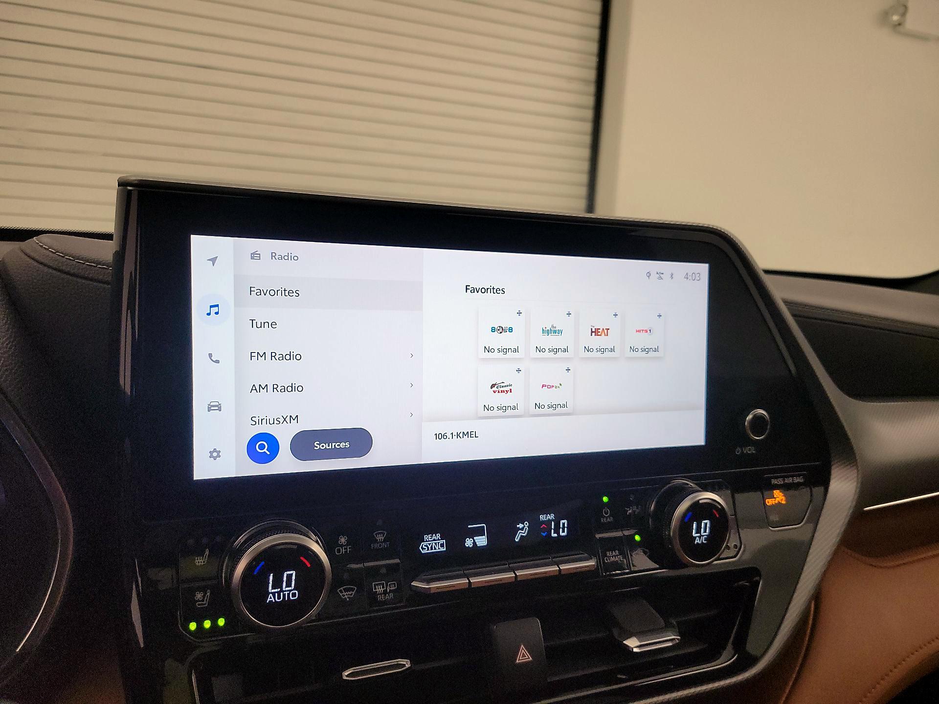 Thumbnail: 2023 Toyota Highlander - 15