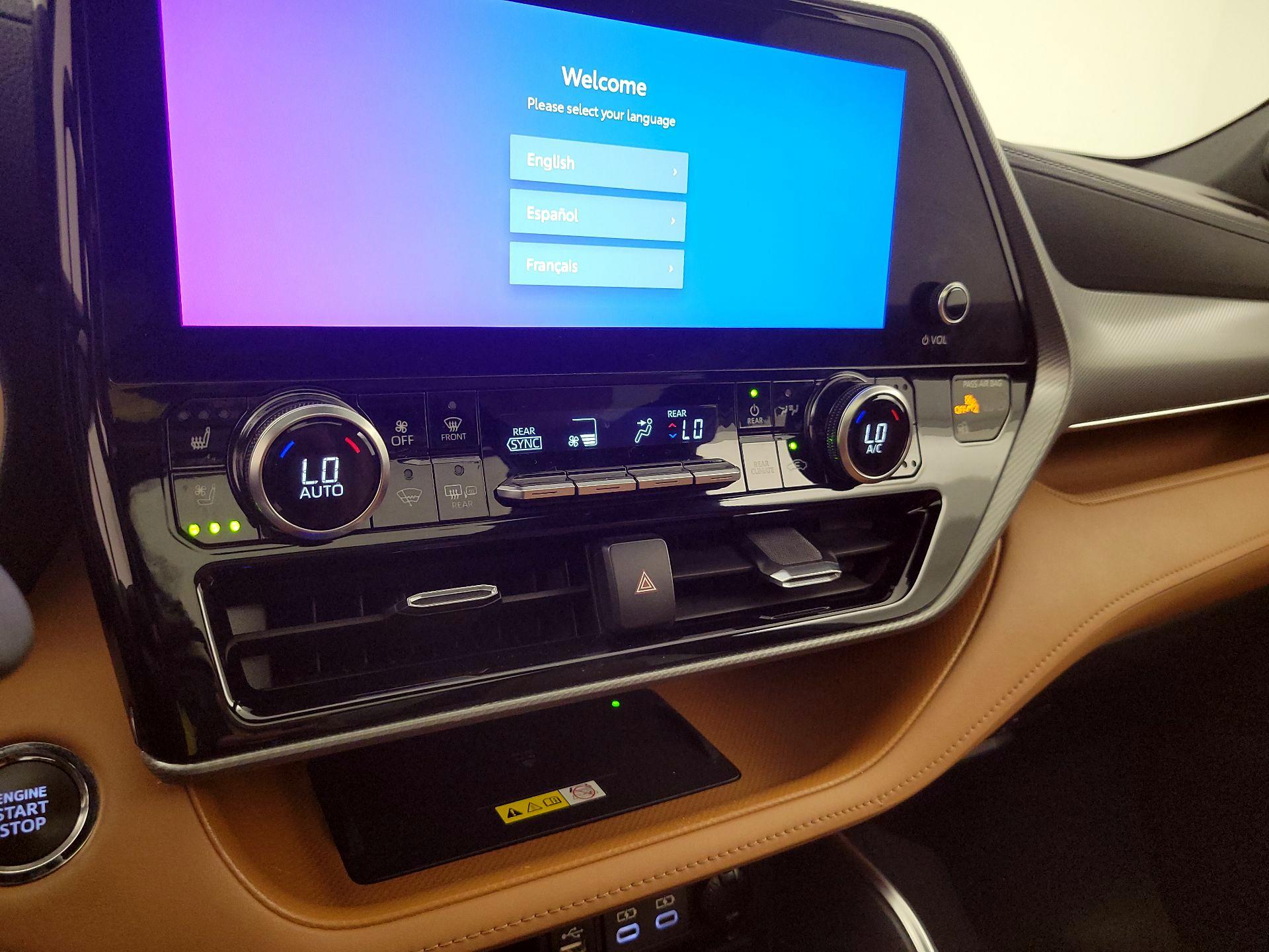 Thumbnail: 2023 Toyota Highlander - 16