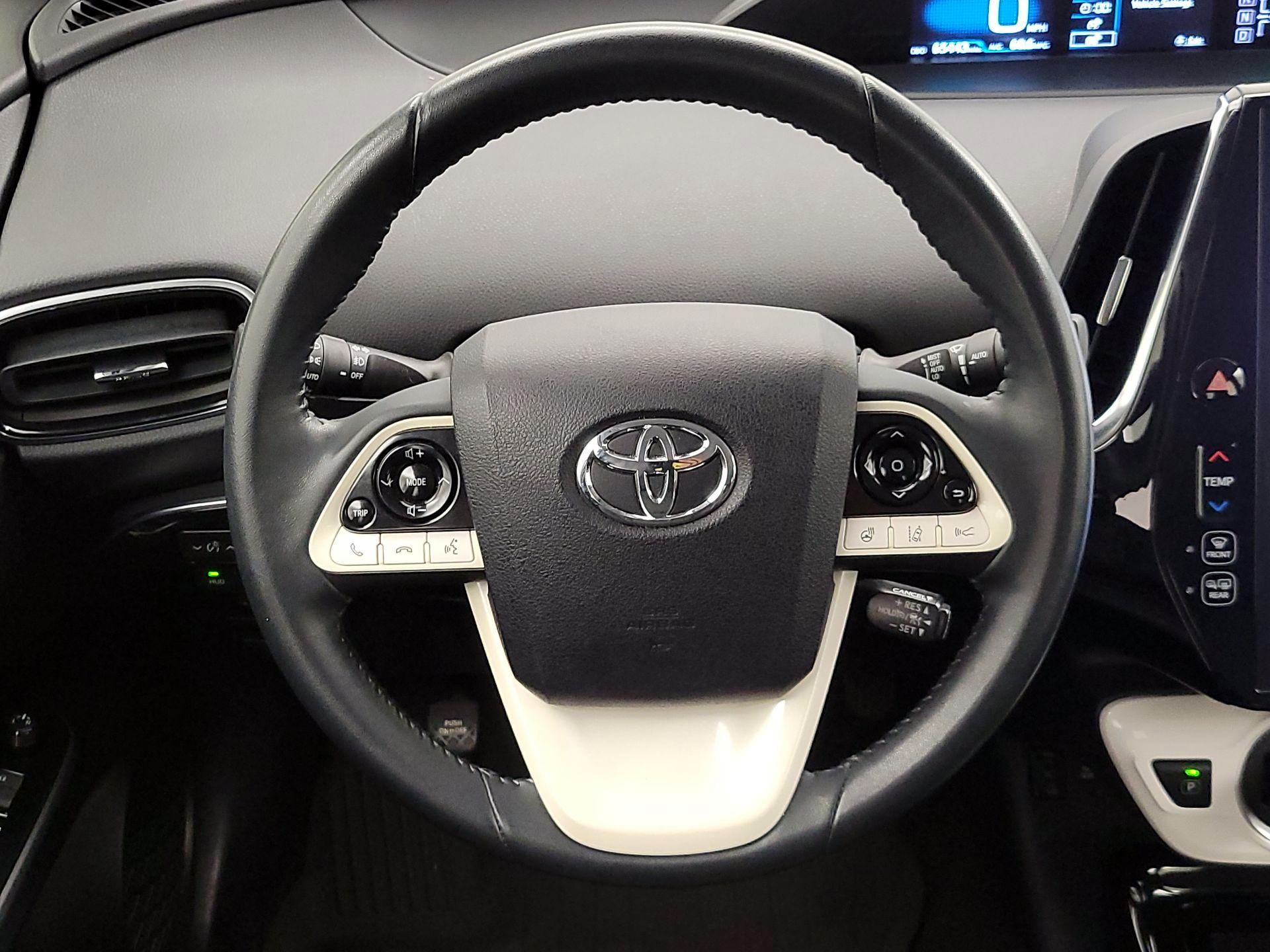 Thumbnail: 2017 Toyota Prius Prime - 10