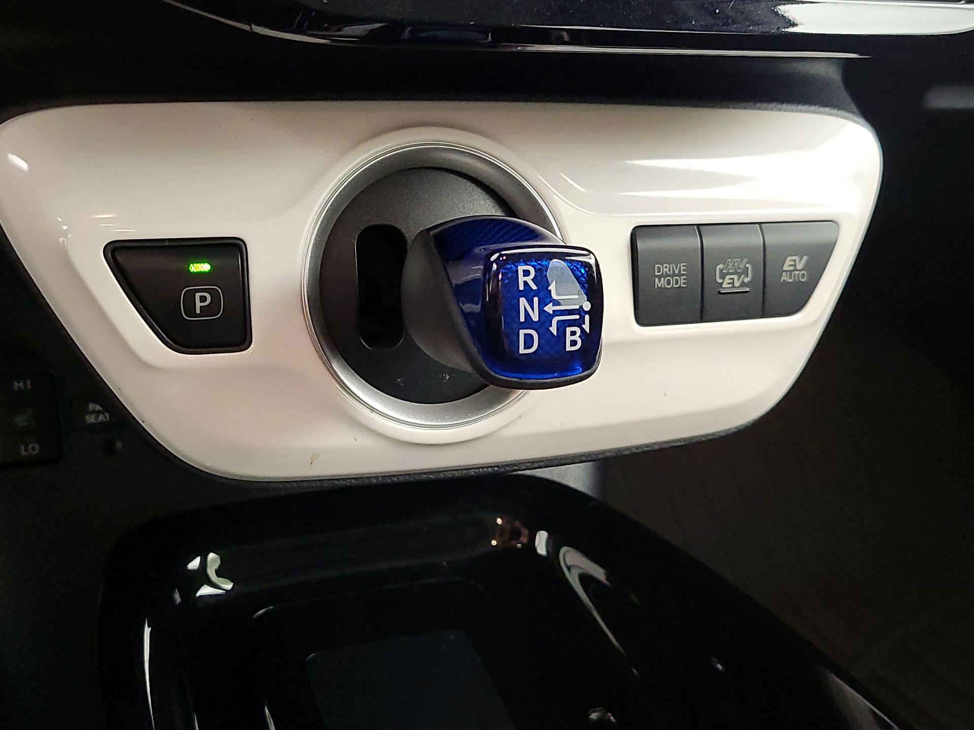 Thumbnail: 2017 Toyota Prius Prime - 18