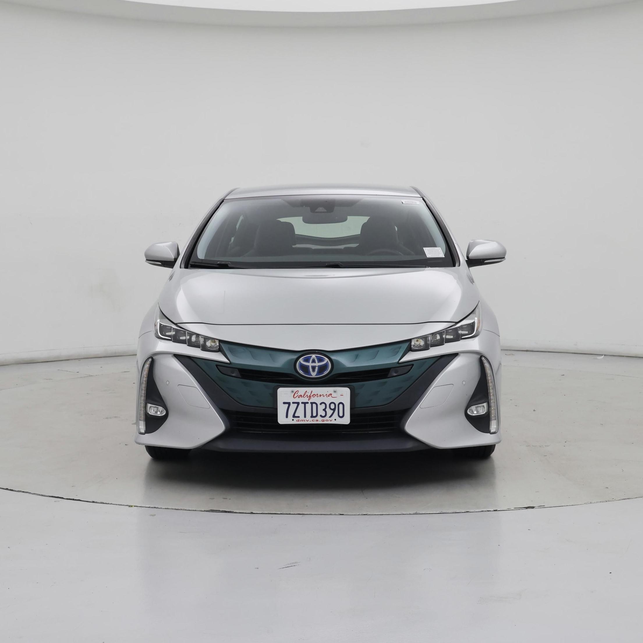 Thumbnail: 2017 Toyota Prius Prime - 5