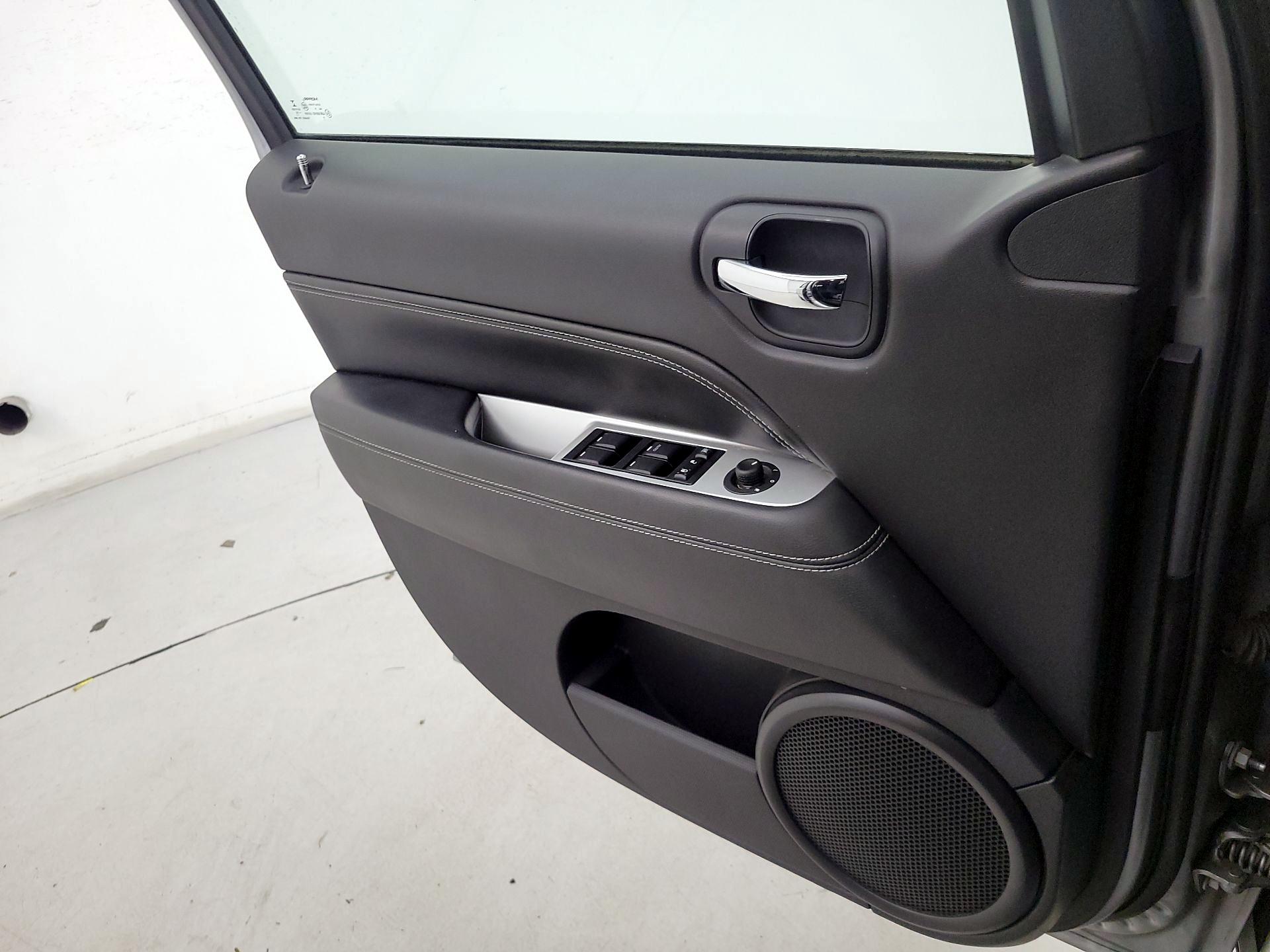 Thumbnail: 2014 Jeep Compass - 12