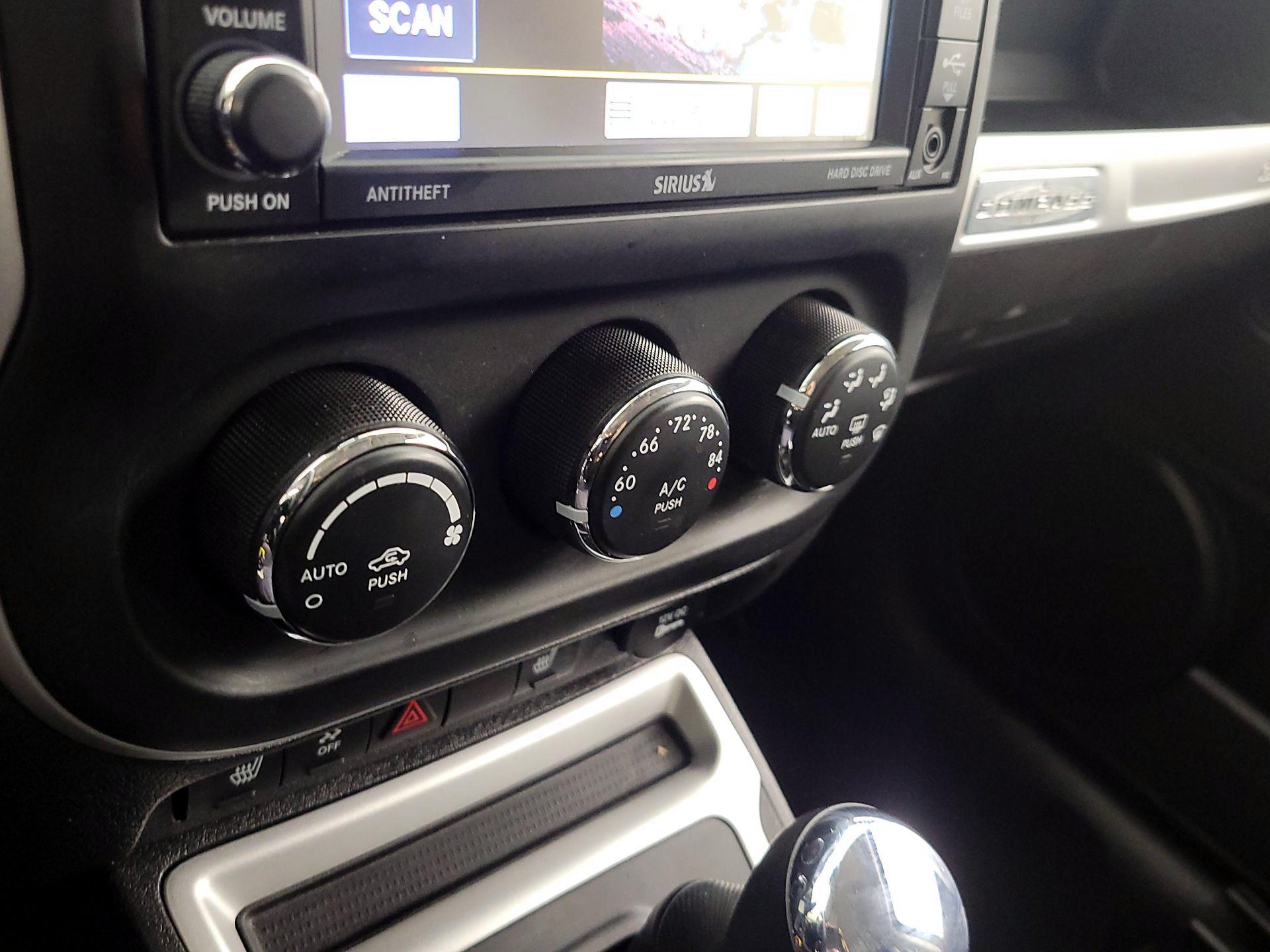 Thumbnail: 2014 Jeep Compass - 15