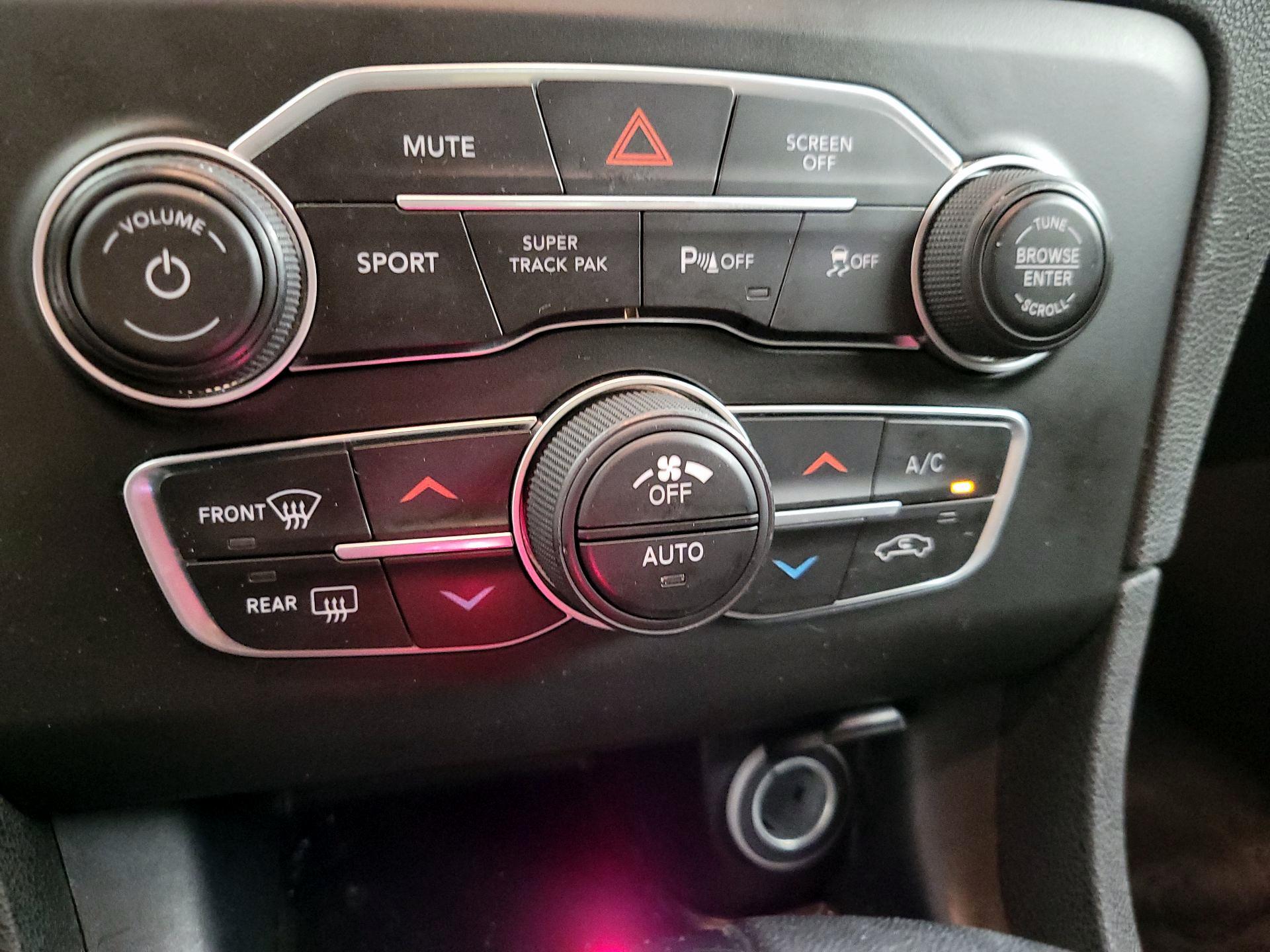 Thumbnail: 2021 Dodge Charger - 16