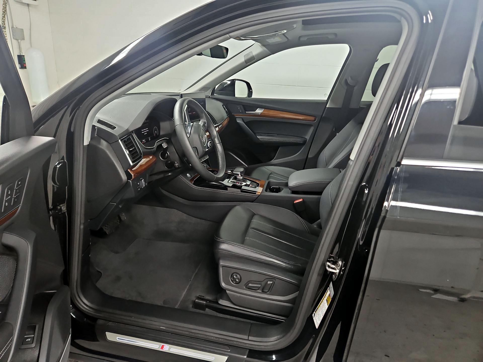 Thumbnail: 2023 Audi Q5 - 11