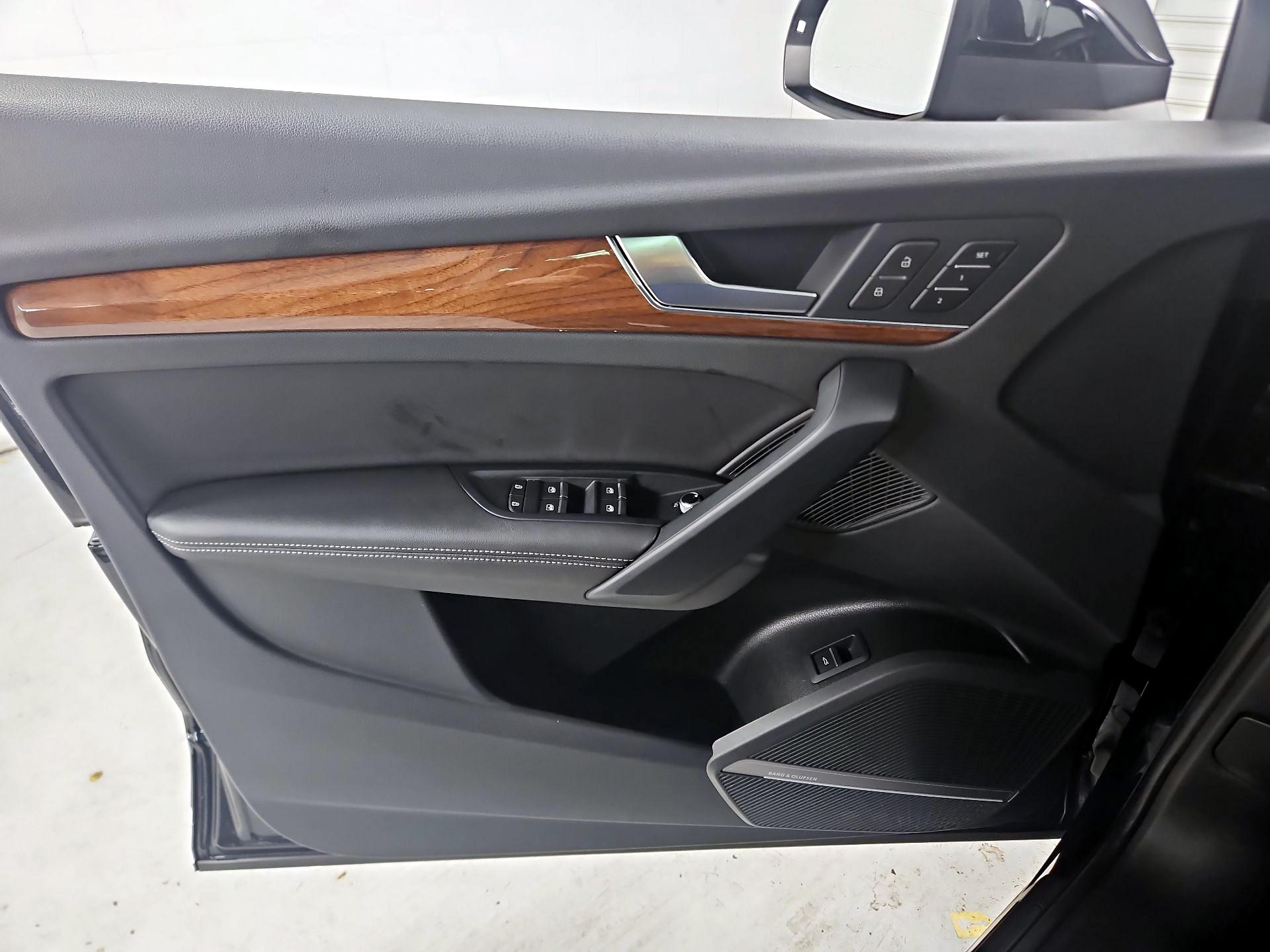 Thumbnail: 2023 Audi Q5 - 12