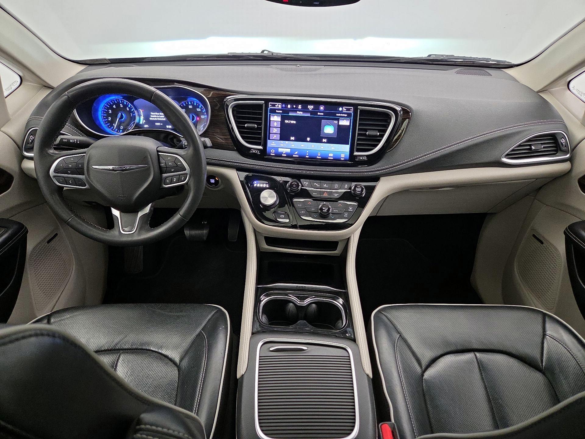 Thumbnail: 2022 Chrysler Pacifica - 9