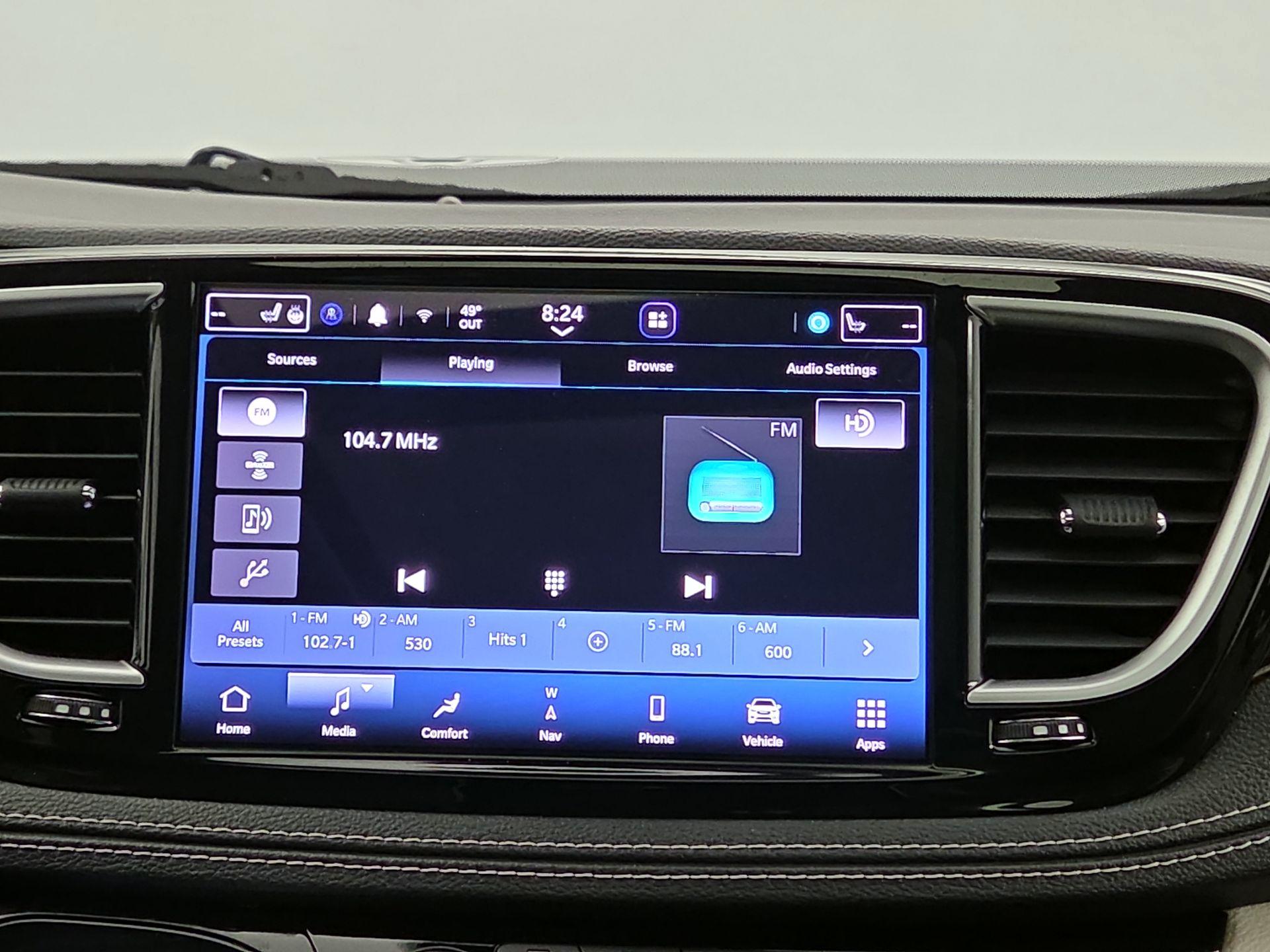 Thumbnail: 2022 Chrysler Pacifica - 16