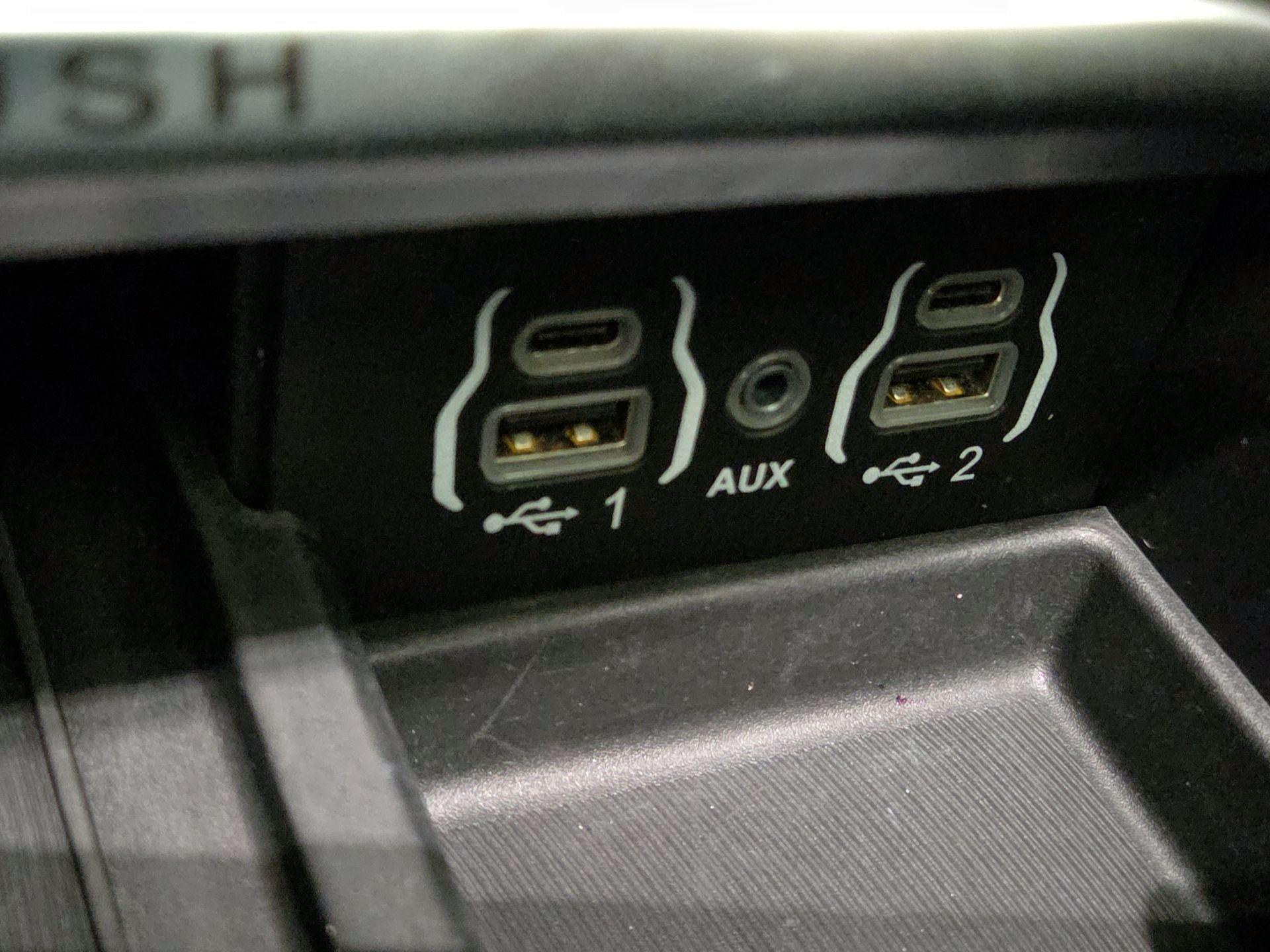 Thumbnail: 2022 Chrysler Pacifica - 19