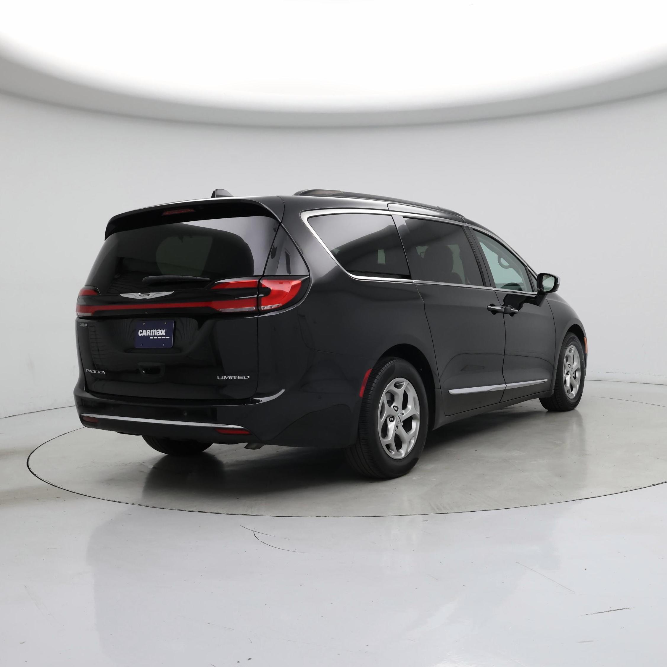 Thumbnail: 2022 Chrysler Pacifica - 8