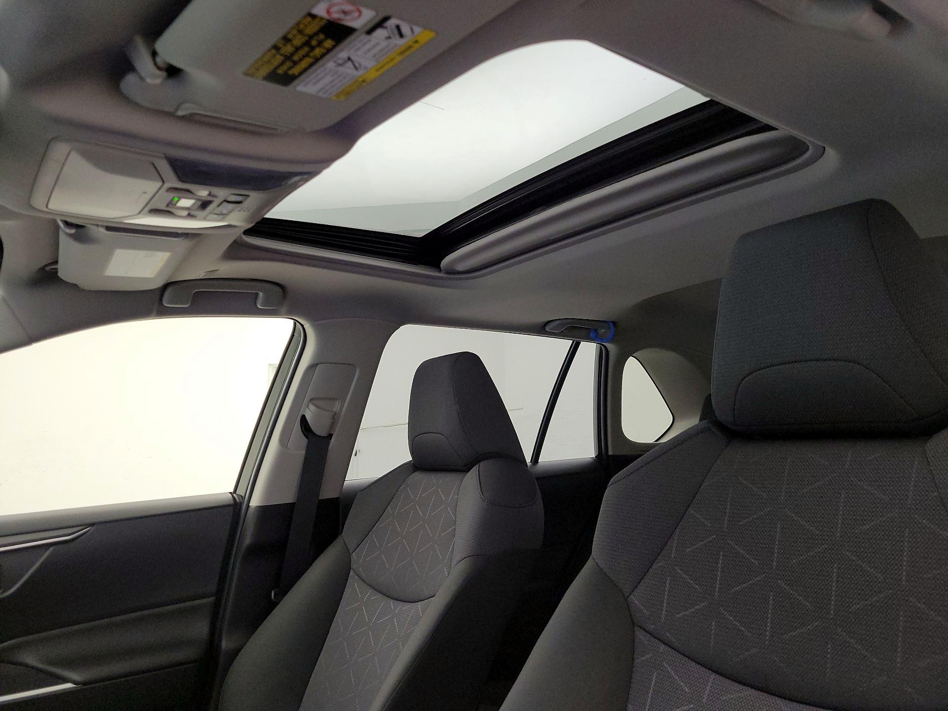 Thumbnail: 2025 Toyota RAV4 - 18