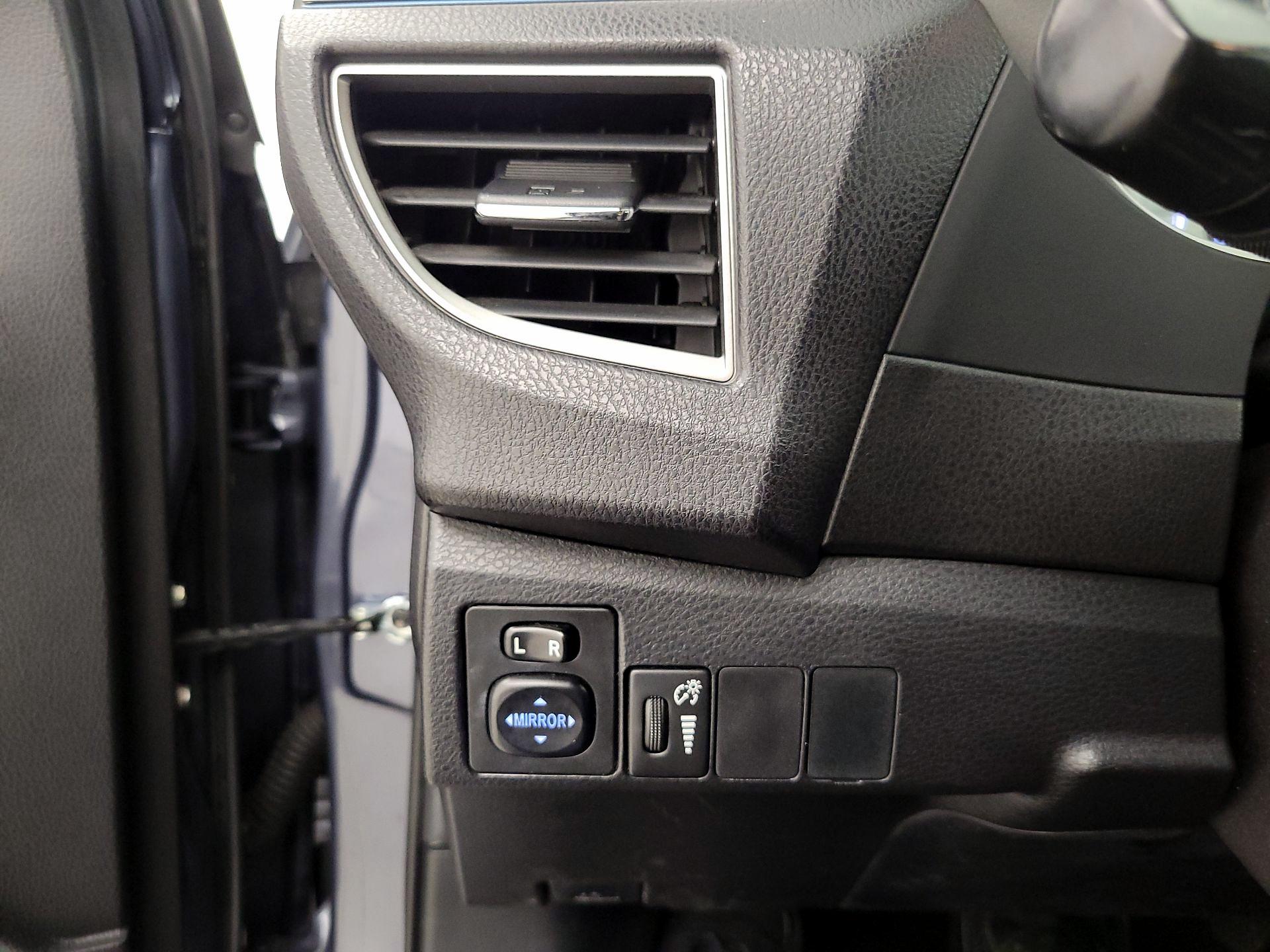 Thumbnail: 2016 Toyota Corolla - 13