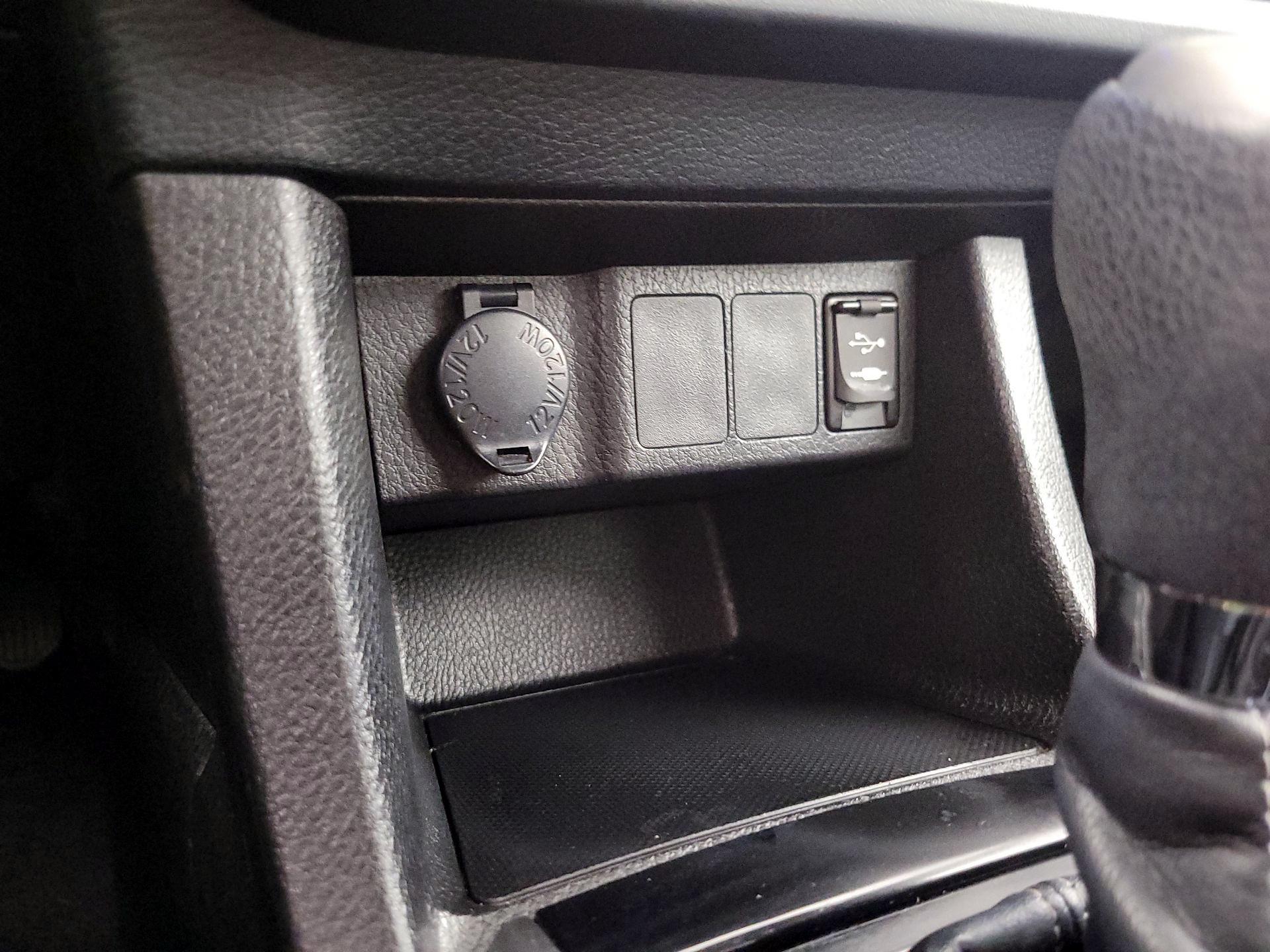 Thumbnail: 2016 Toyota Corolla - 18