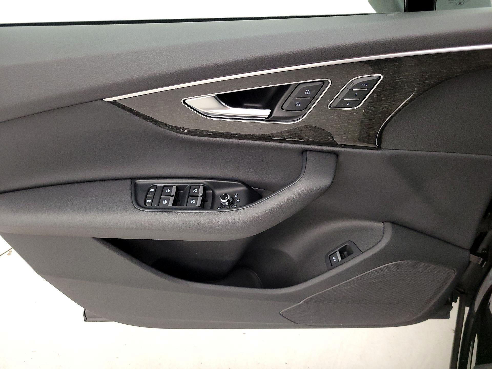 Thumbnail: 2022 Audi Q7 - 12