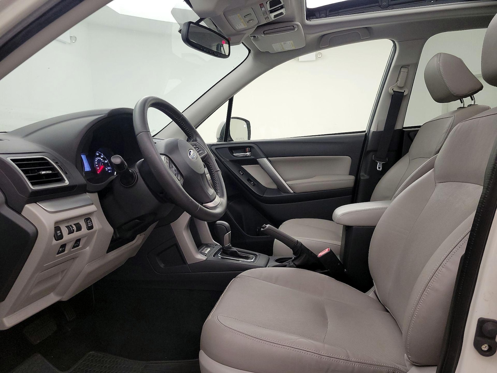 2016 Subaru Forester i Touring - Photo 12