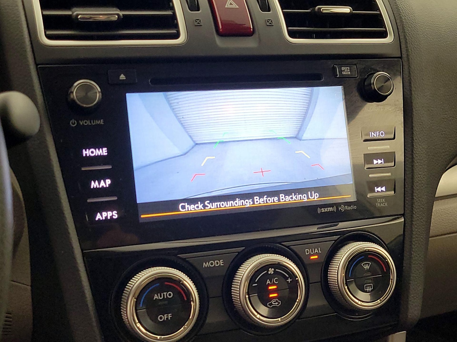 2016 Subaru Forester i Touring - Photo 16