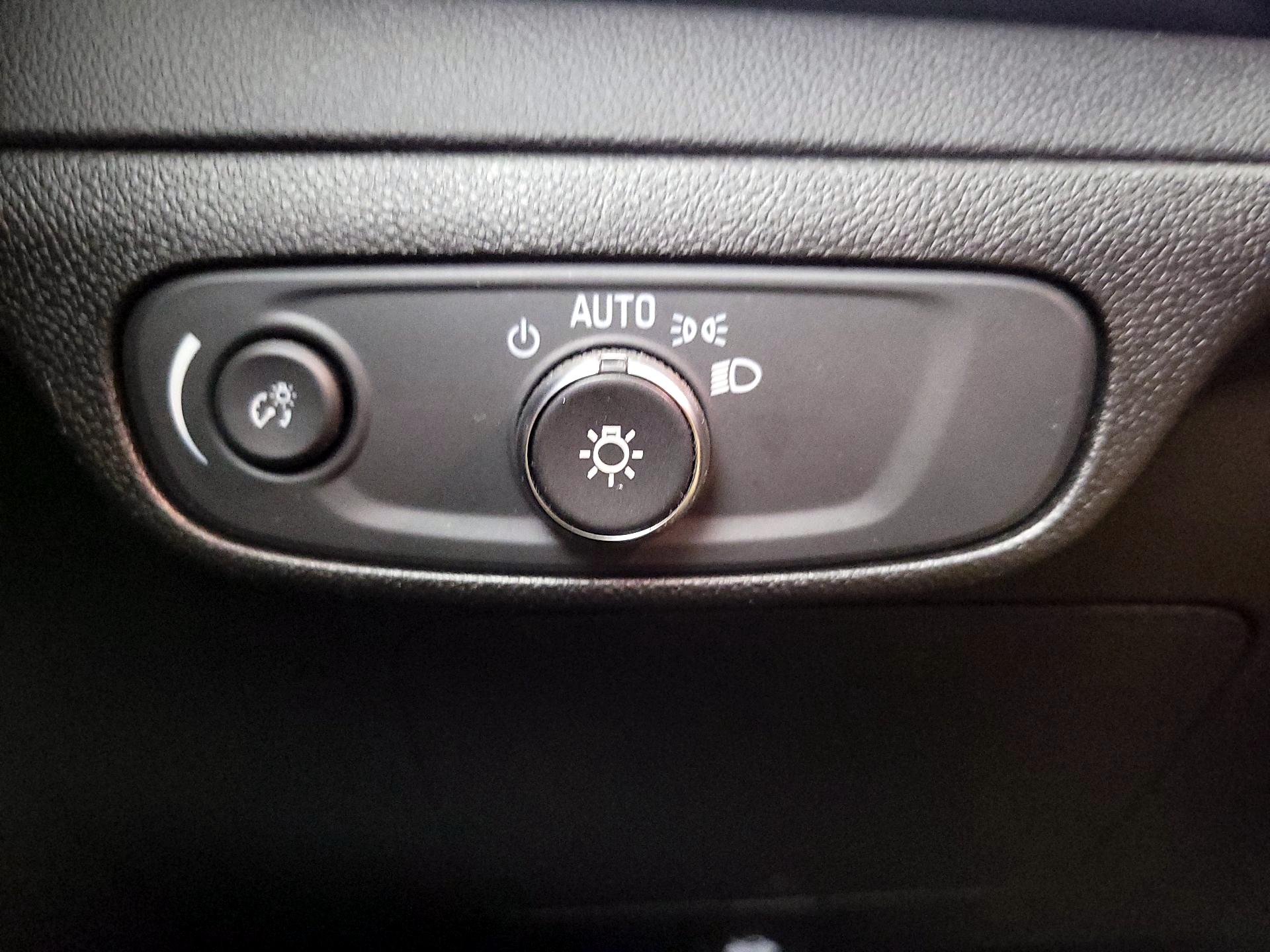 Thumbnail: 2023 Chevrolet Bolt EUV - 13