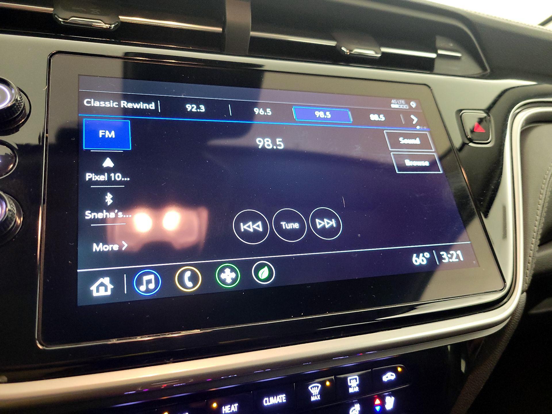 Thumbnail: 2023 Chevrolet Bolt EUV - 15