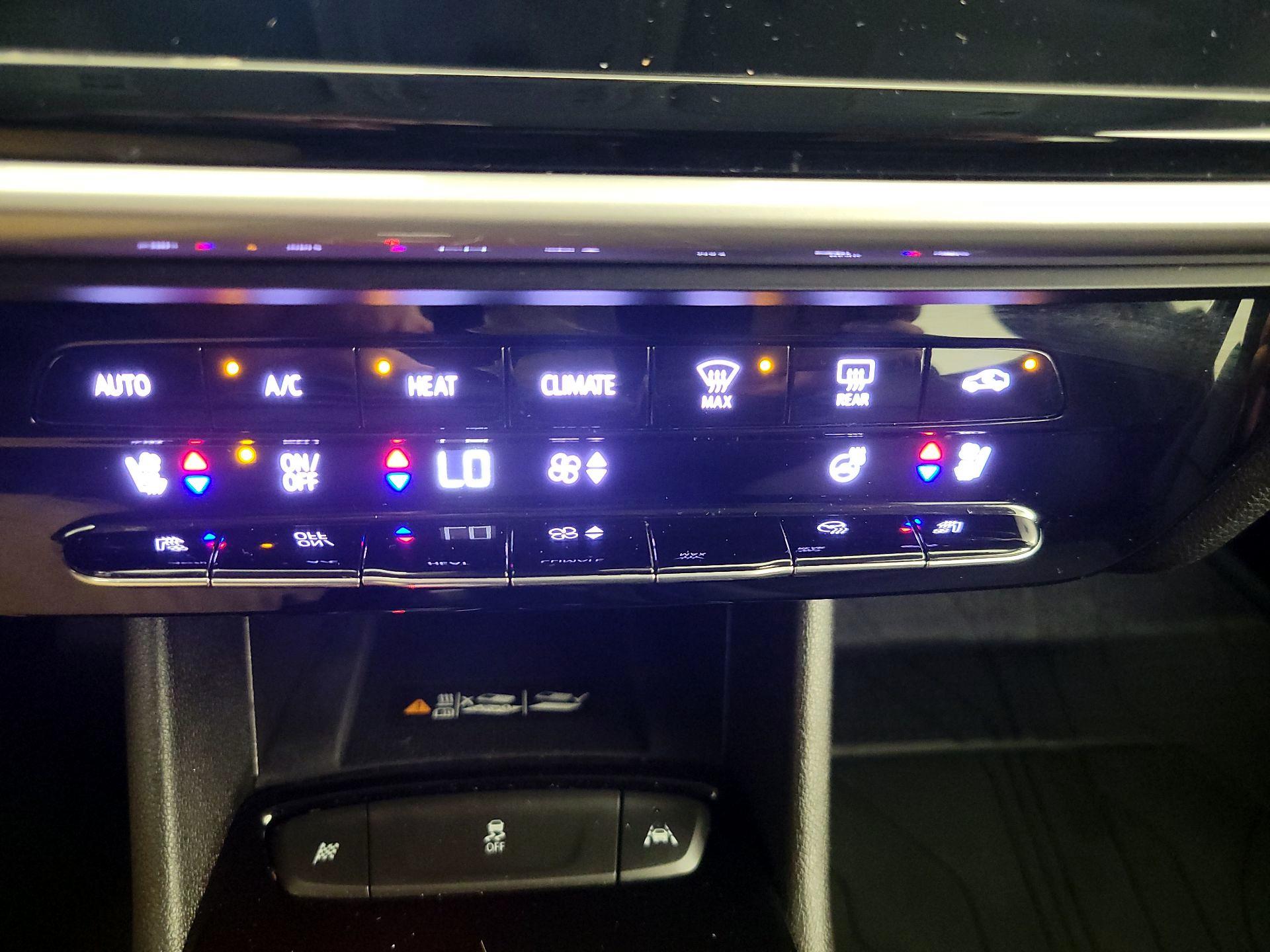 Thumbnail: 2023 Chevrolet Bolt EUV - 16