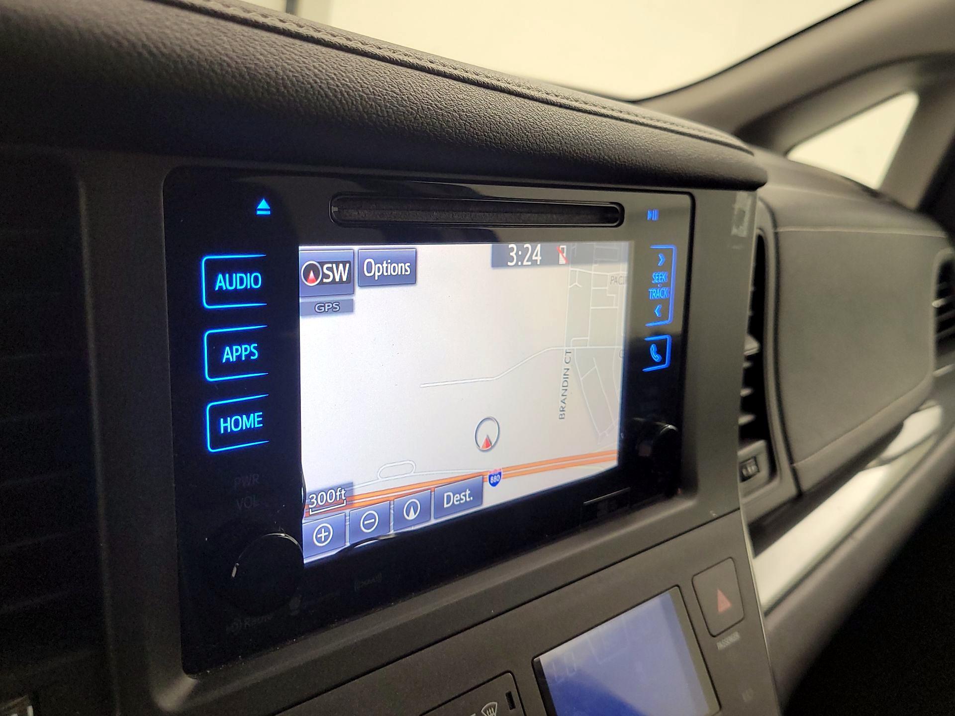 Thumbnail: 2017 Toyota Sienna - 14