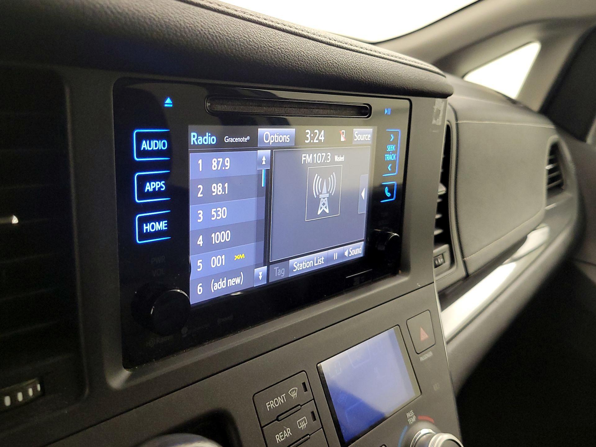 Thumbnail: 2017 Toyota Sienna - 16