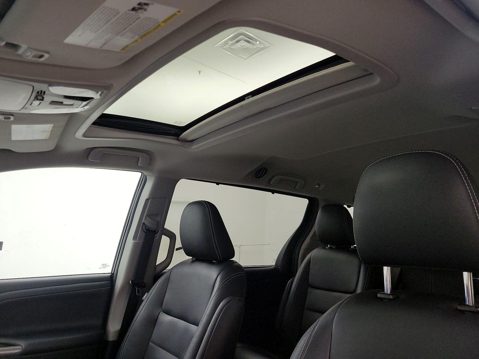 Thumbnail: 2017 Toyota Sienna - 19