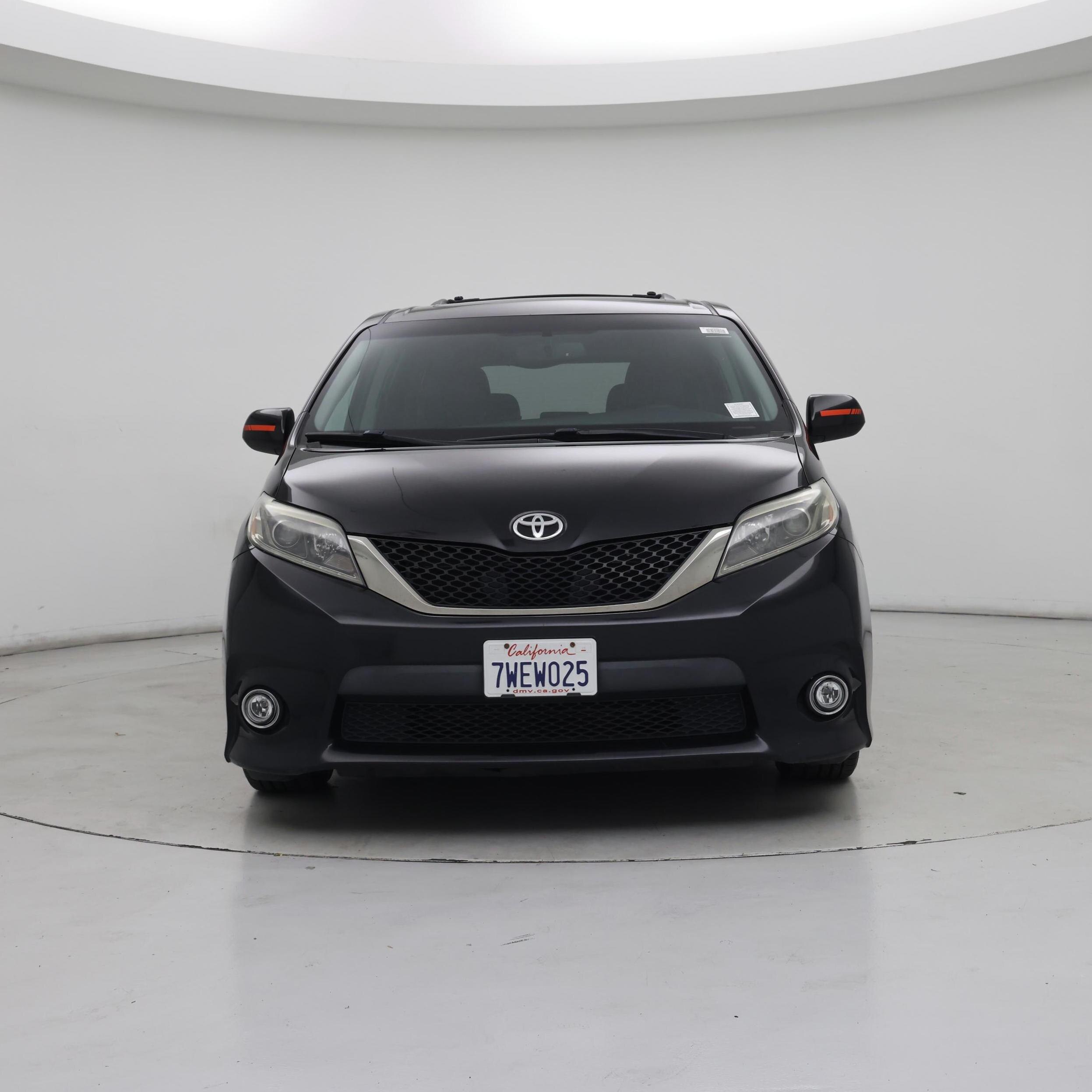 Thumbnail: 2017 Toyota Sienna - 5