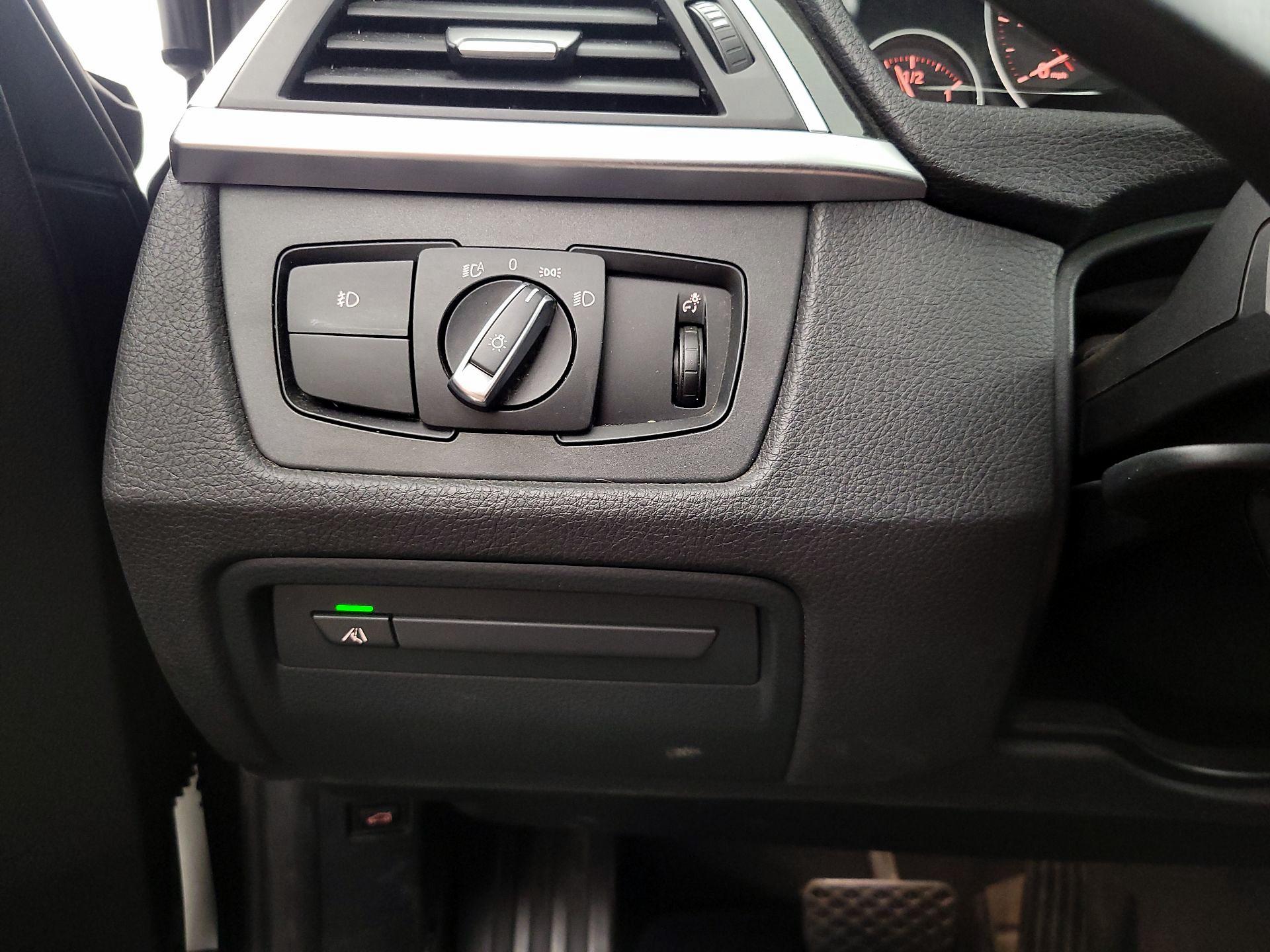 Thumbnail: 2018 BMW 3 Series - 13