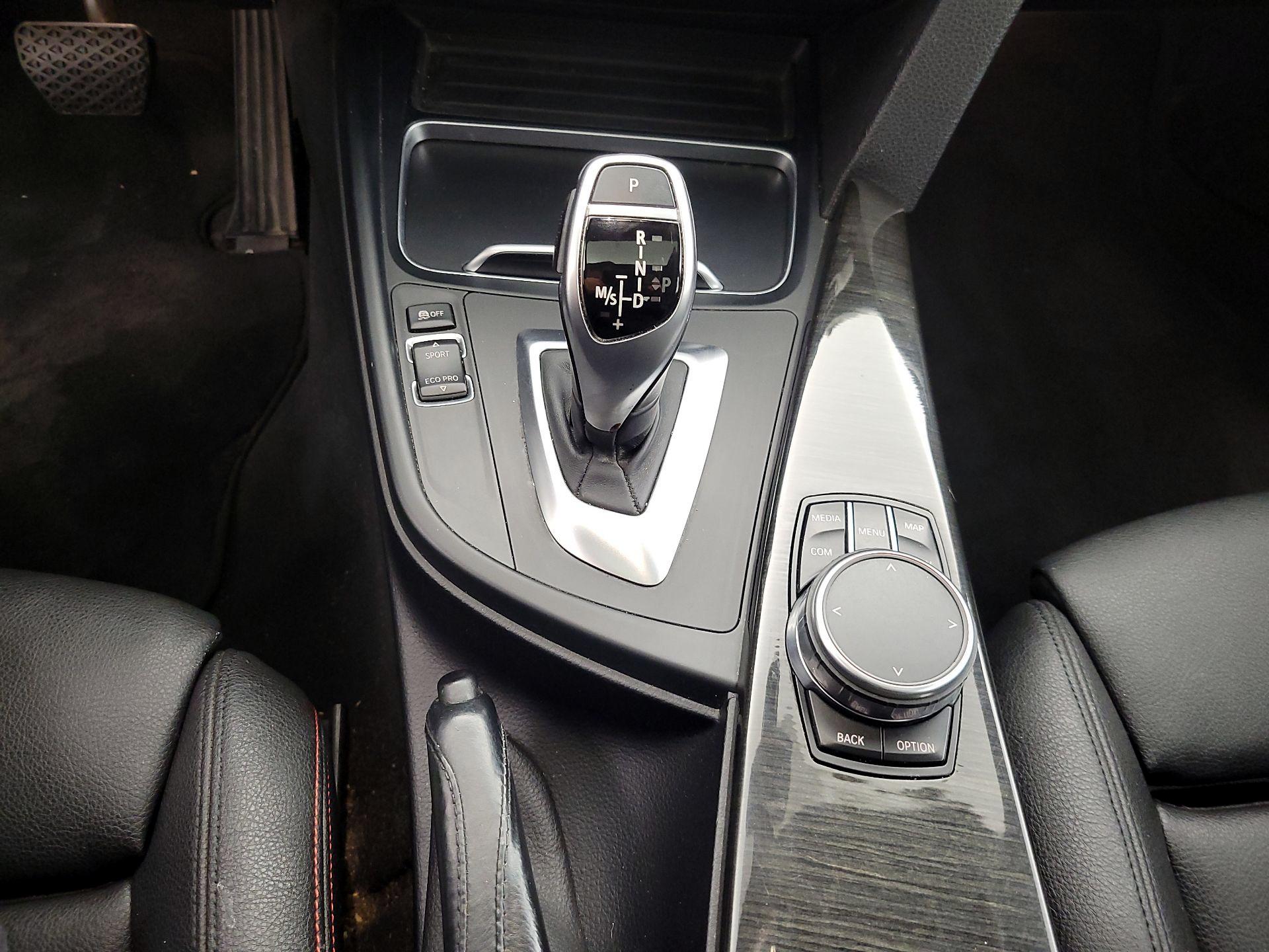 Thumbnail: 2018 BMW 3 Series - 18