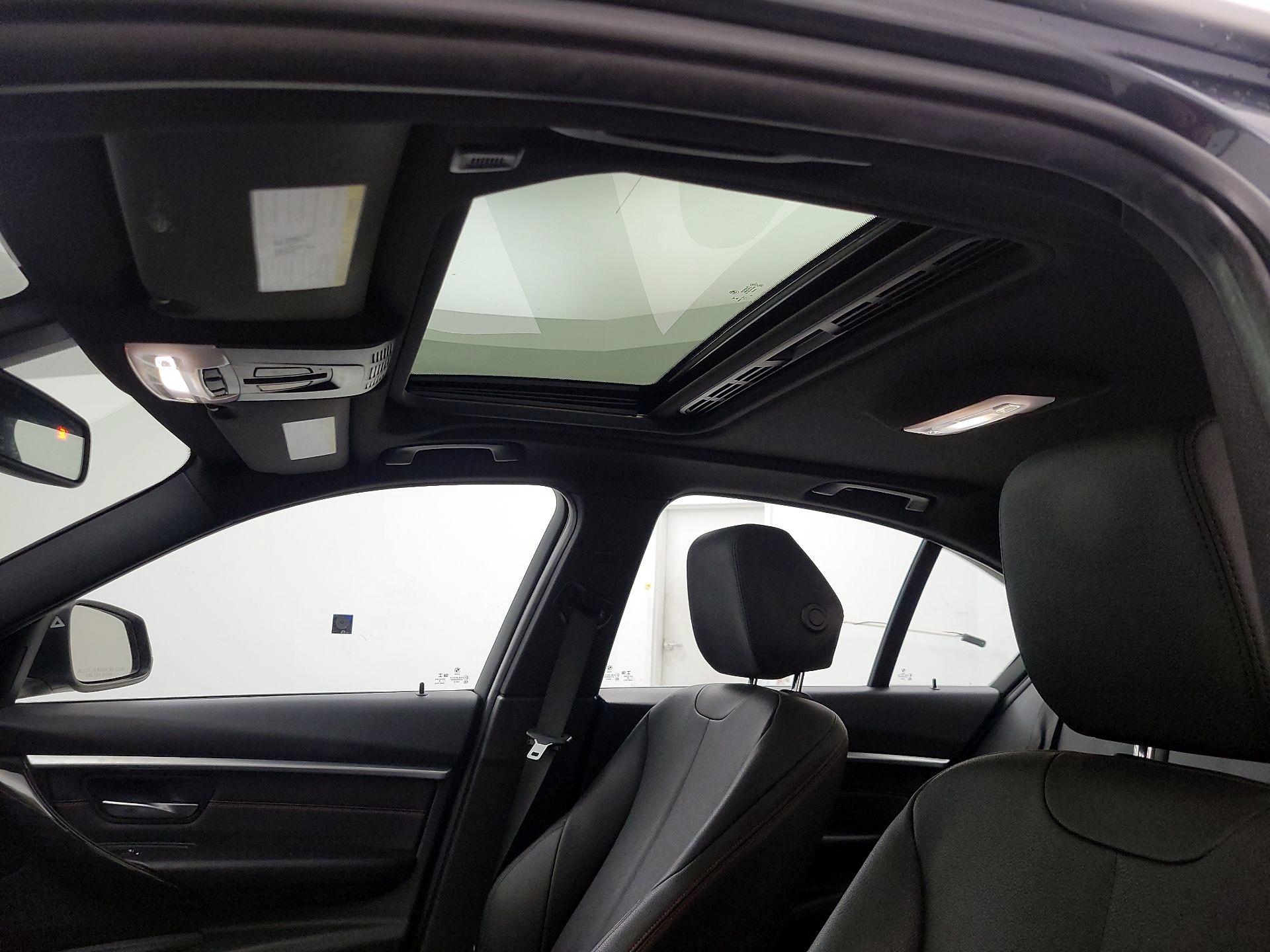 Thumbnail: 2018 BMW 3 Series - 20