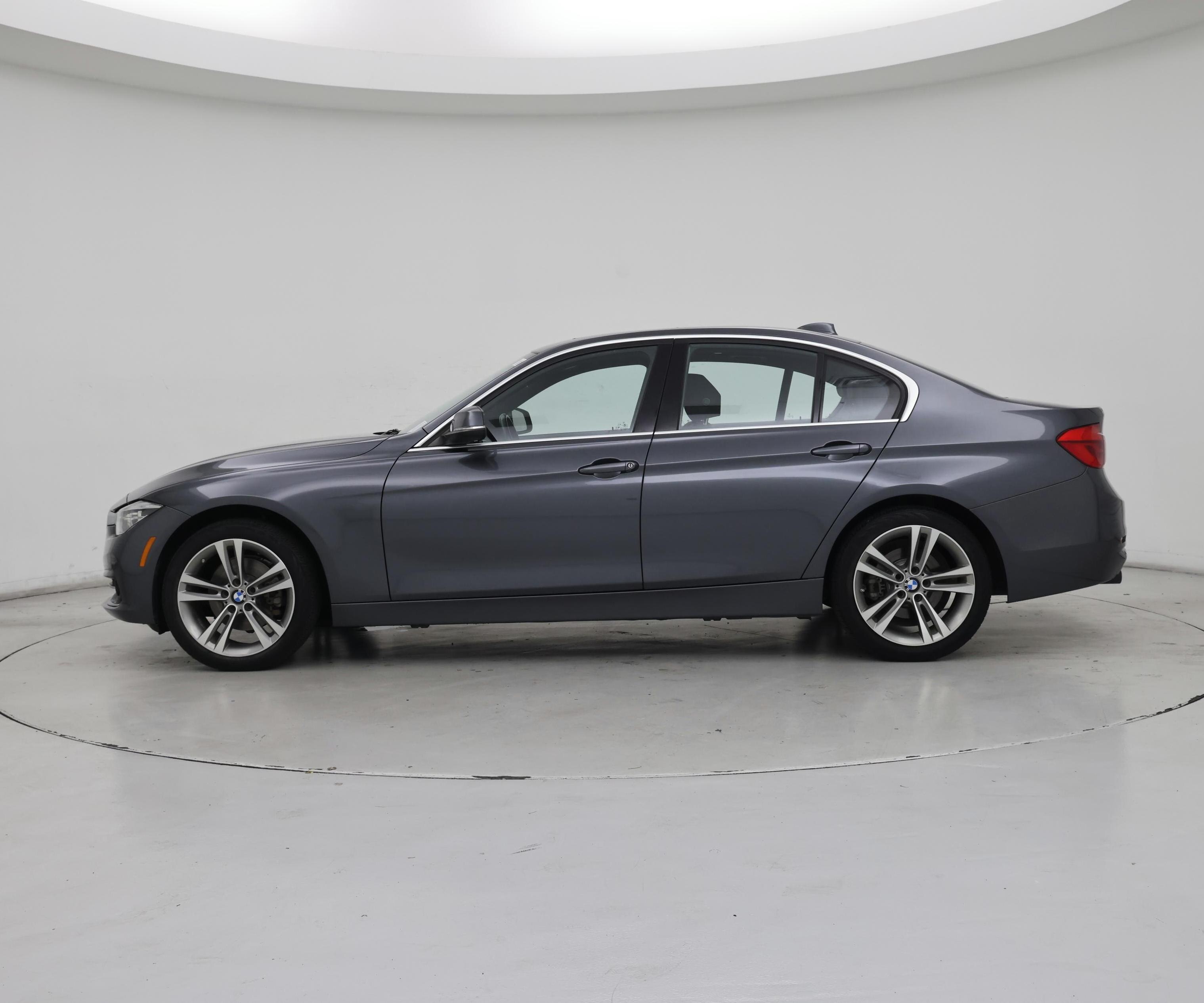 Thumbnail: 2018 BMW 3 Series - 3