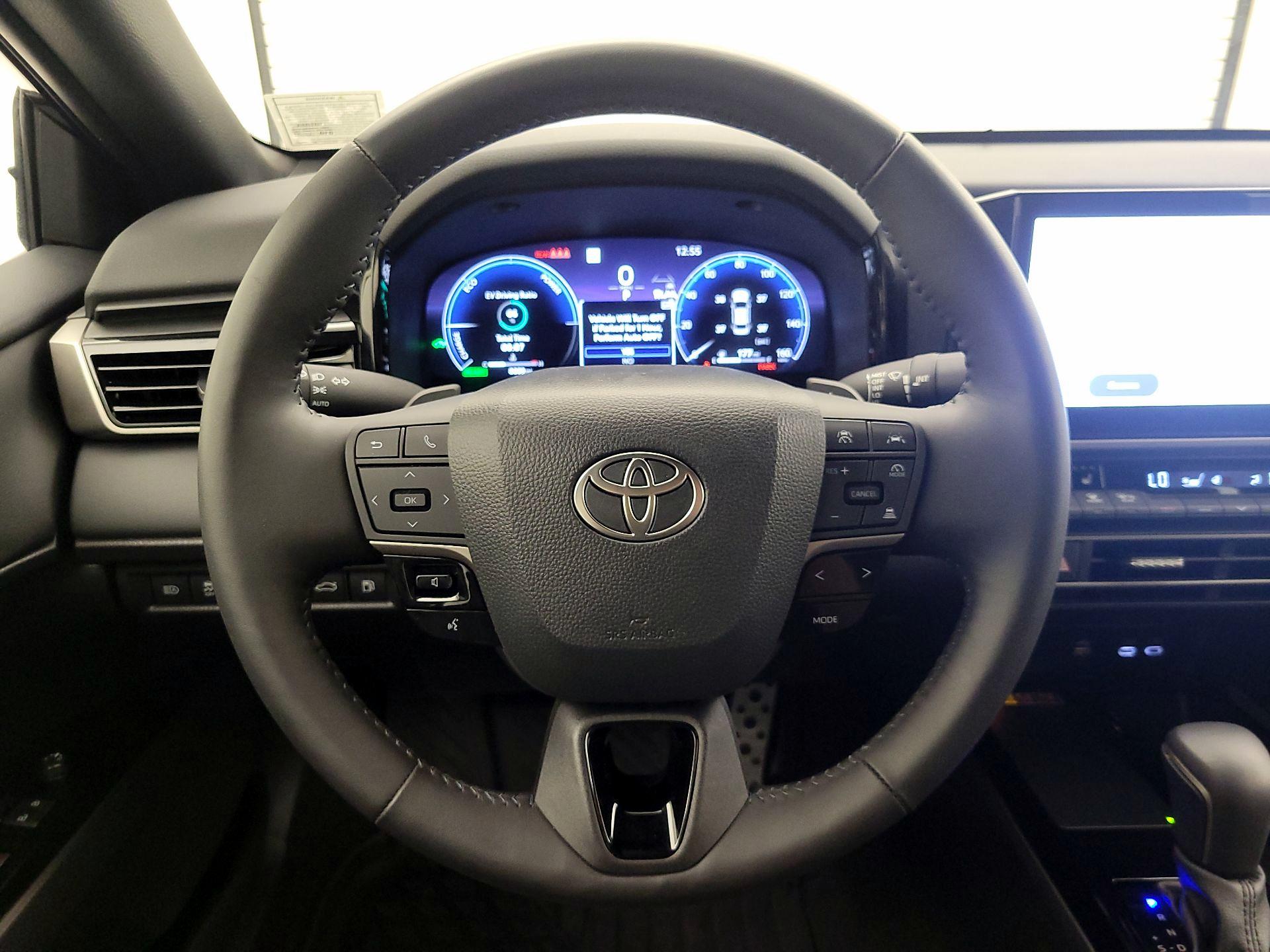 Thumbnail: 2025 Toyota Camry - 10