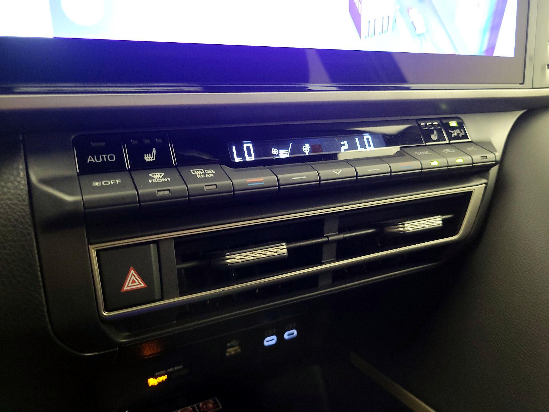 Thumbnail: 2025 Toyota Camry - 16