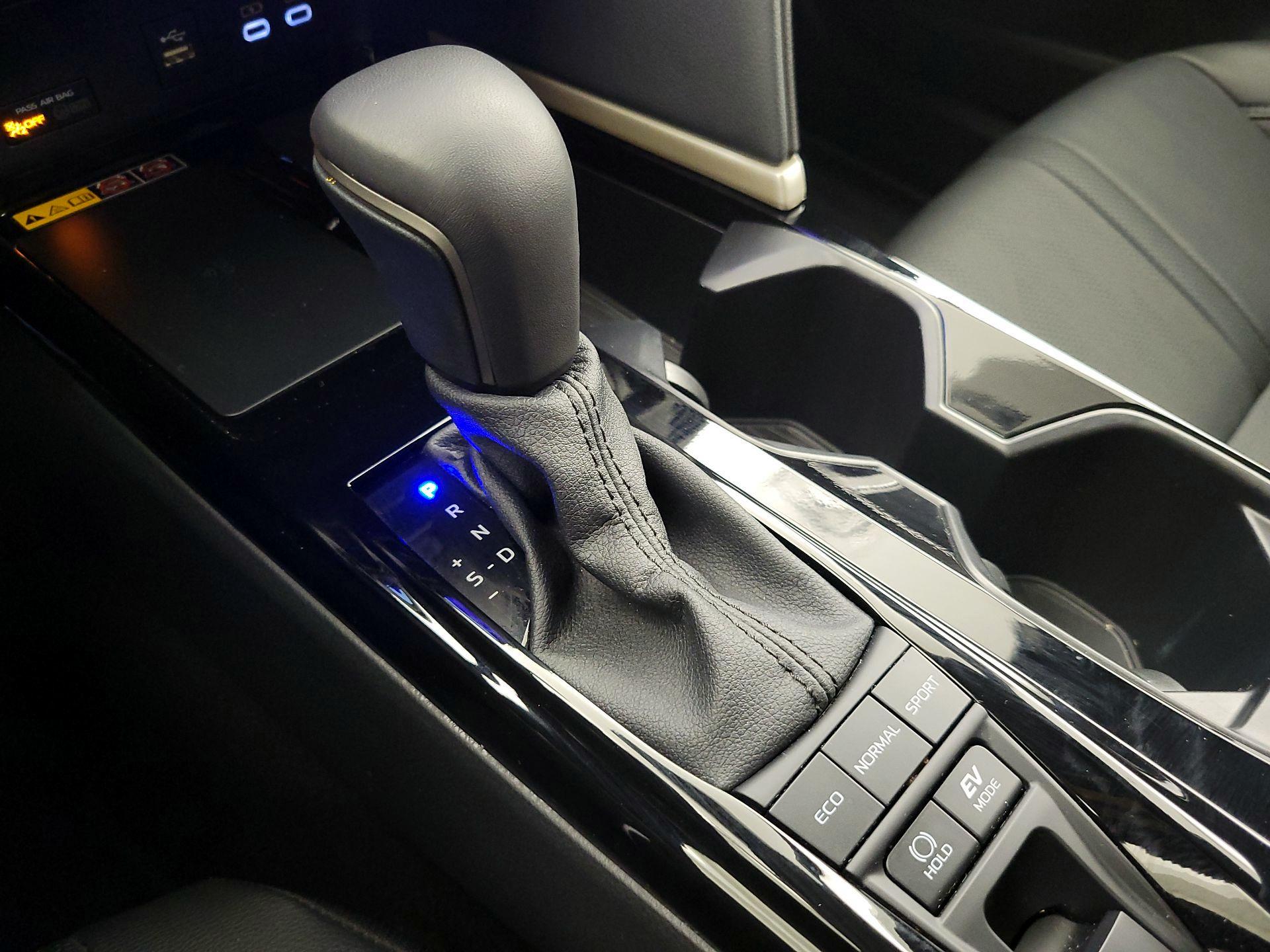 Thumbnail: 2025 Toyota Camry - 17