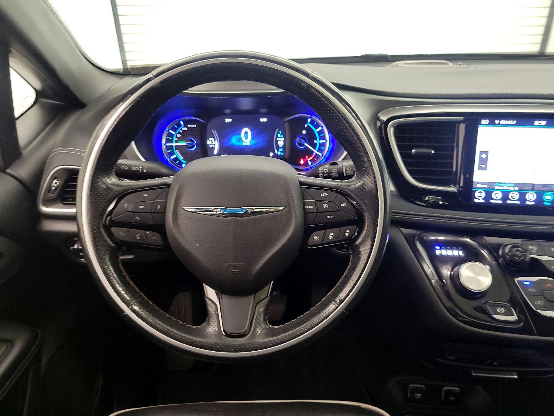 Thumbnail: 2019 Chrysler Pacifica - 10