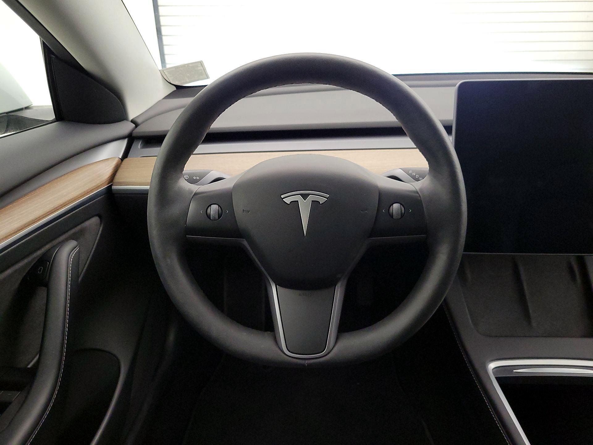 Thumbnail: 2022 Tesla Model 3 - 10