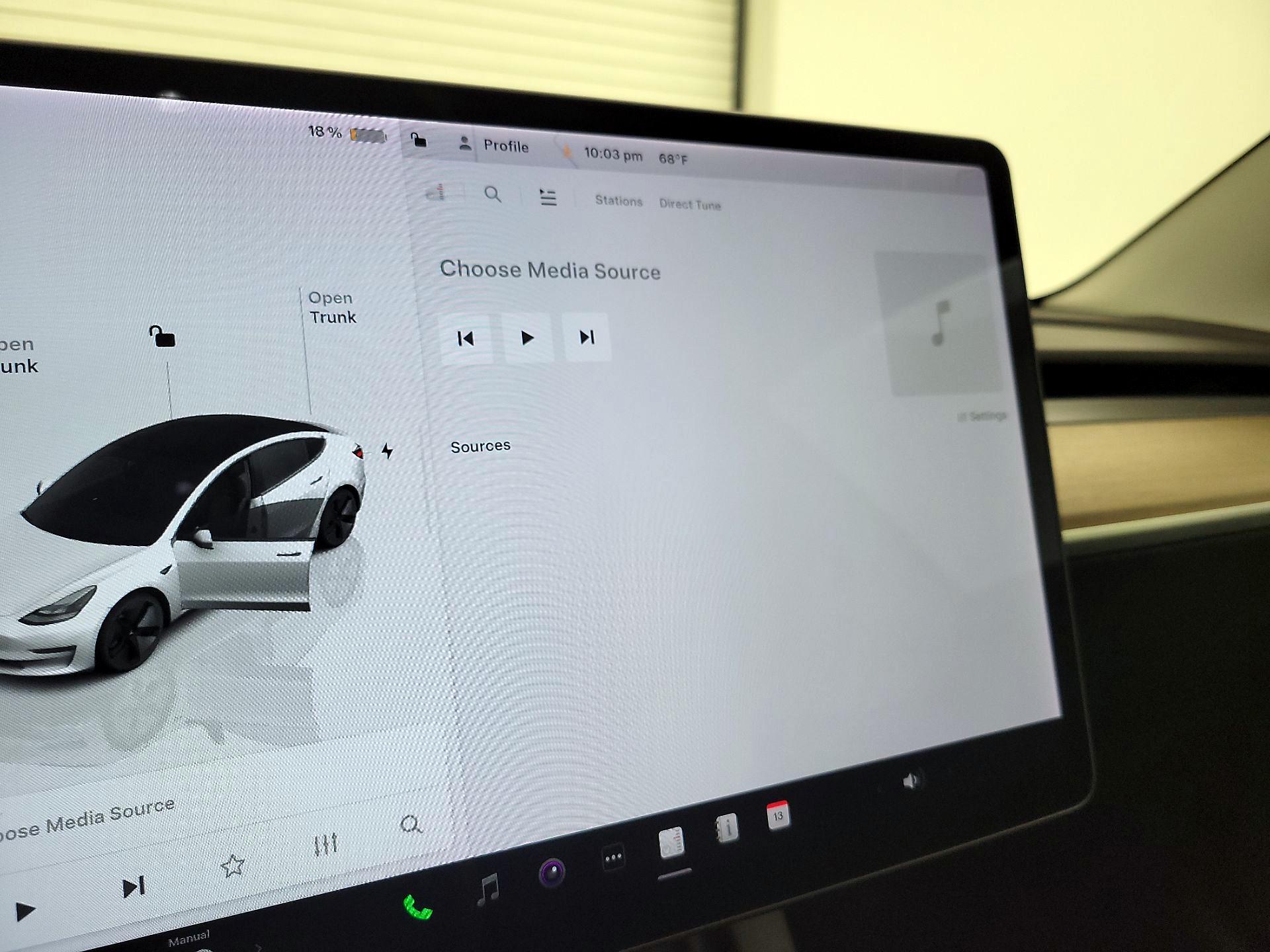 Thumbnail: 2022 Tesla Model 3 - 16